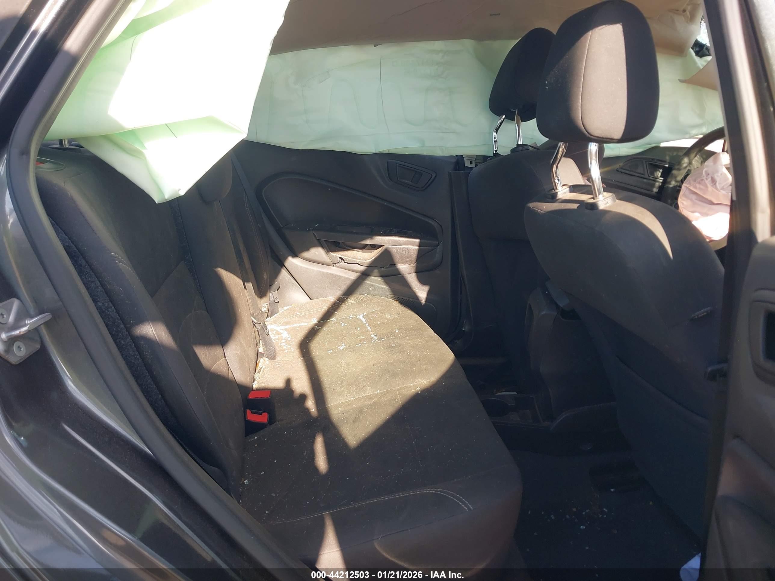 FORD FIESTA image 8