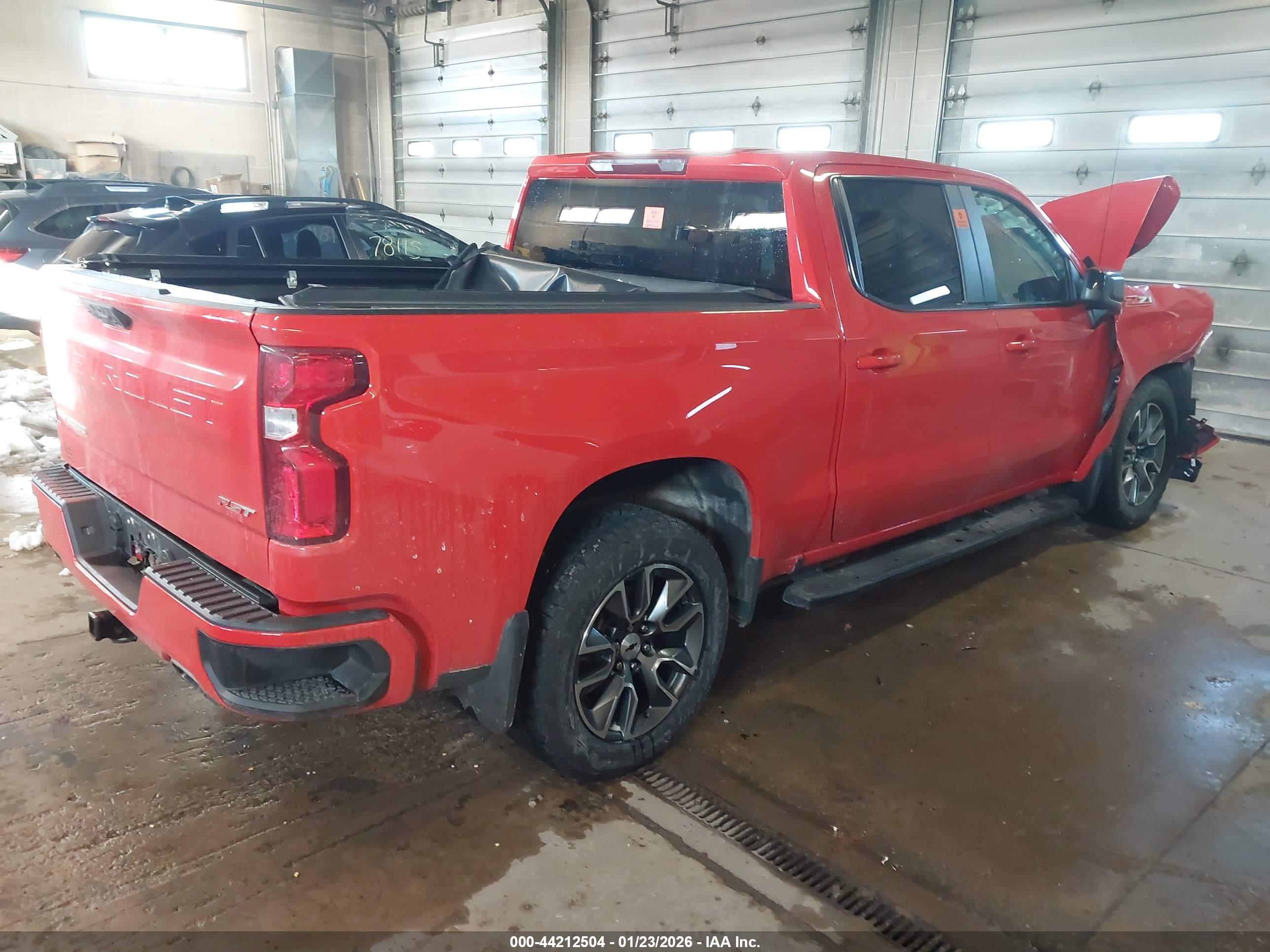 CHEVROLET SILVERADO image 4