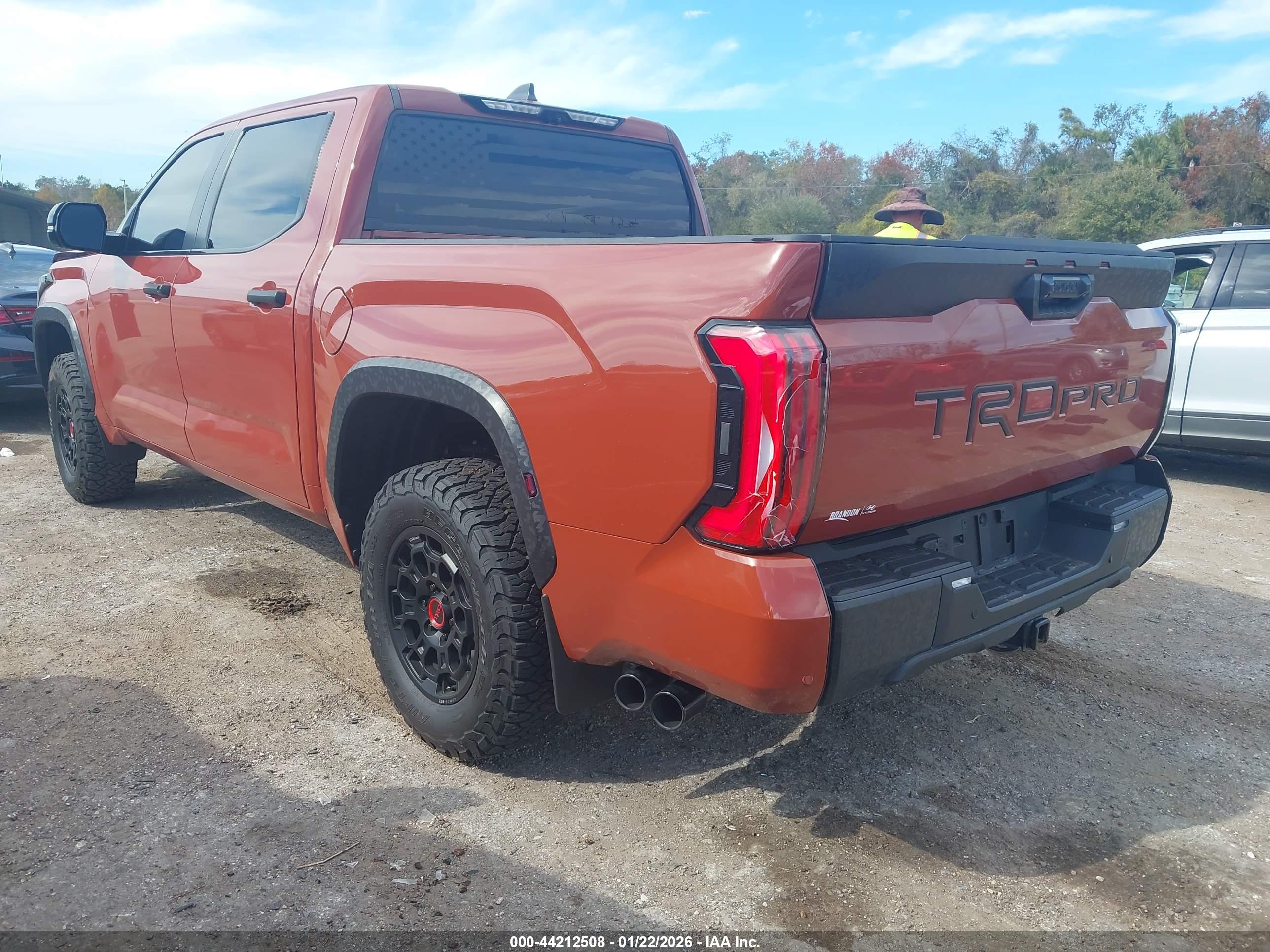 TOYOTA TUNDRA image 3