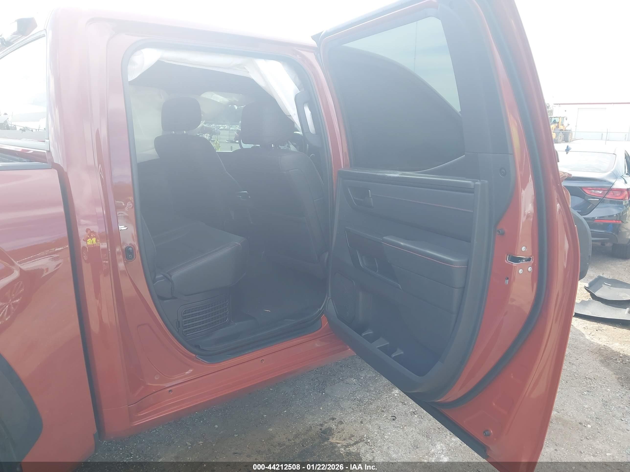 TOYOTA TUNDRA image 8