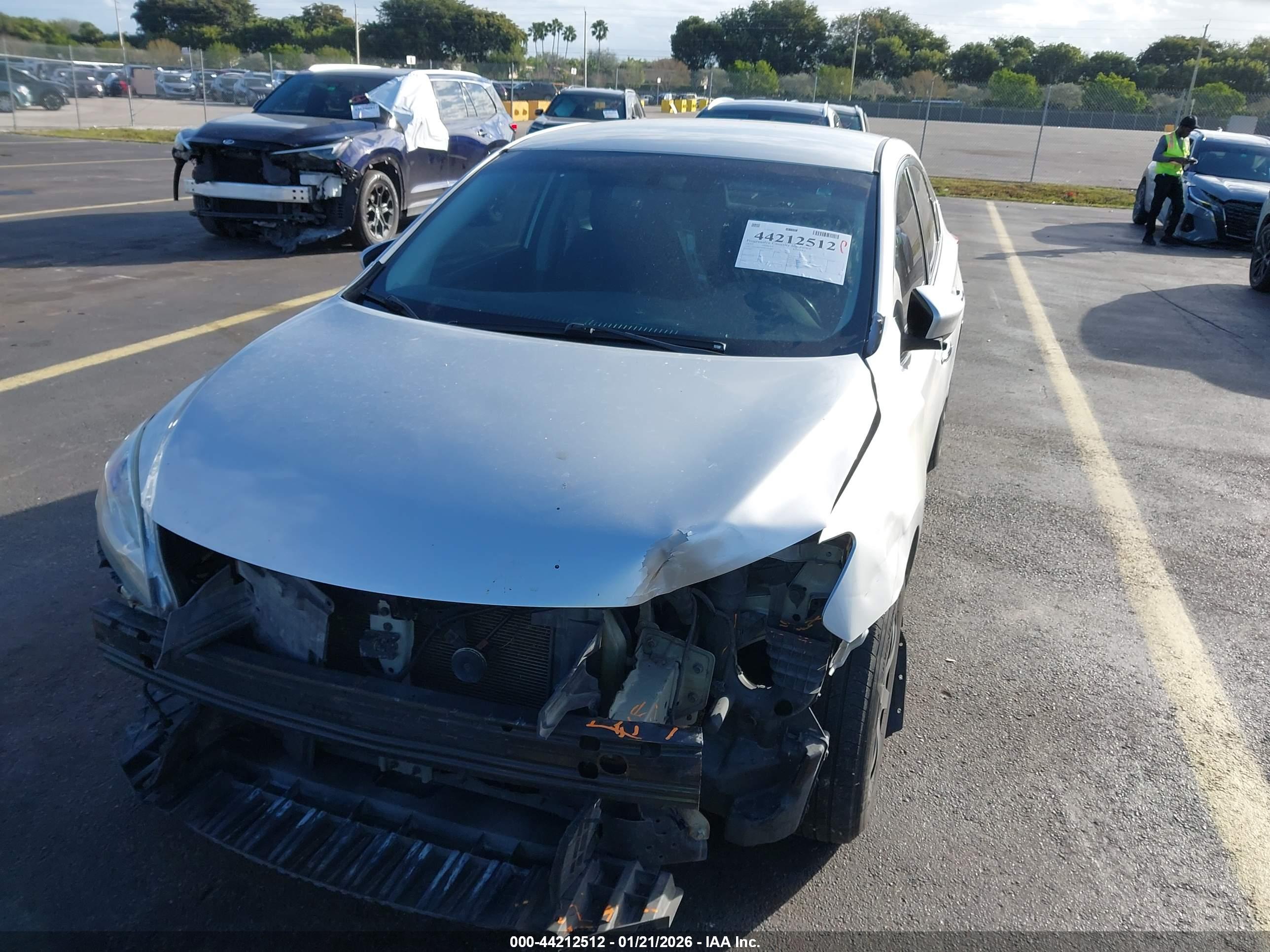 NISSAN SENTRA image 6