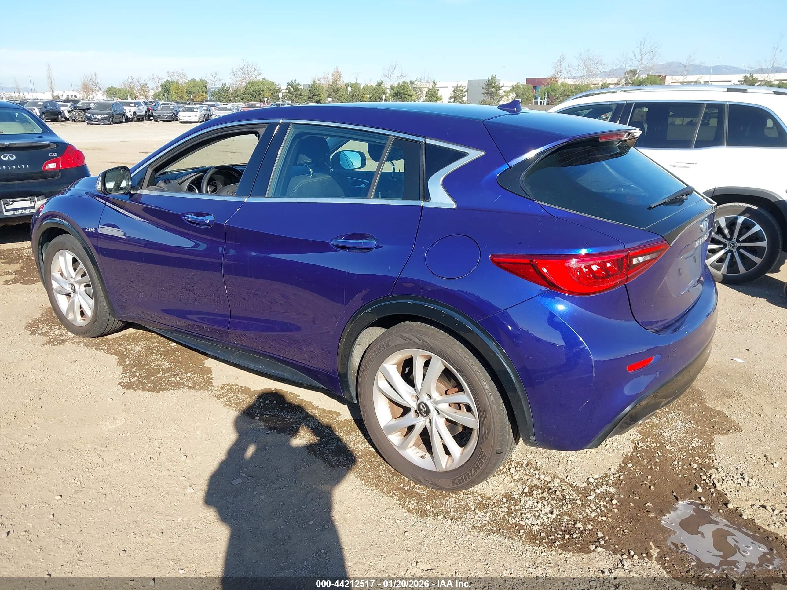INFINITI QX30 image 3