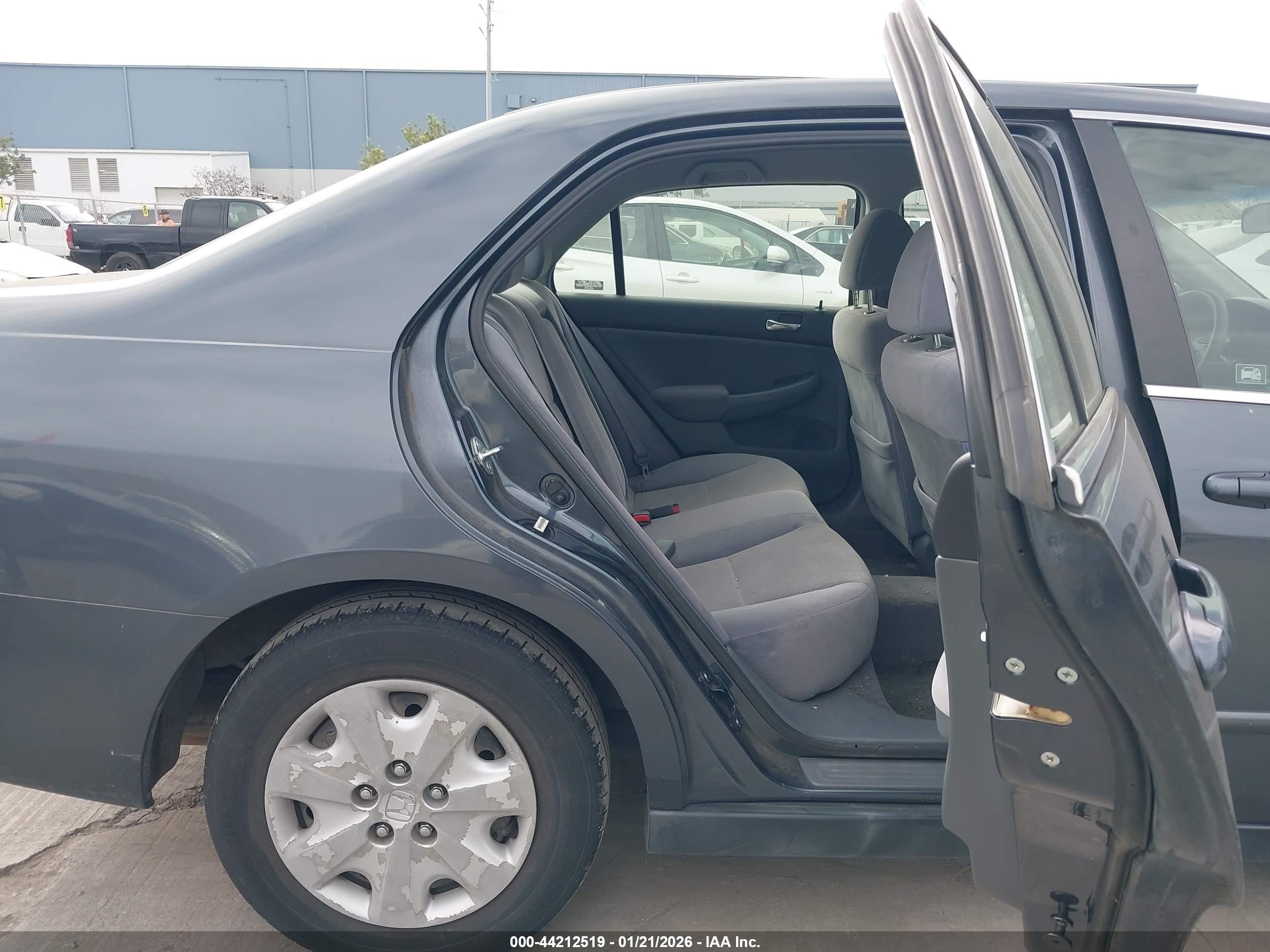 HONDA ACCORD image 8