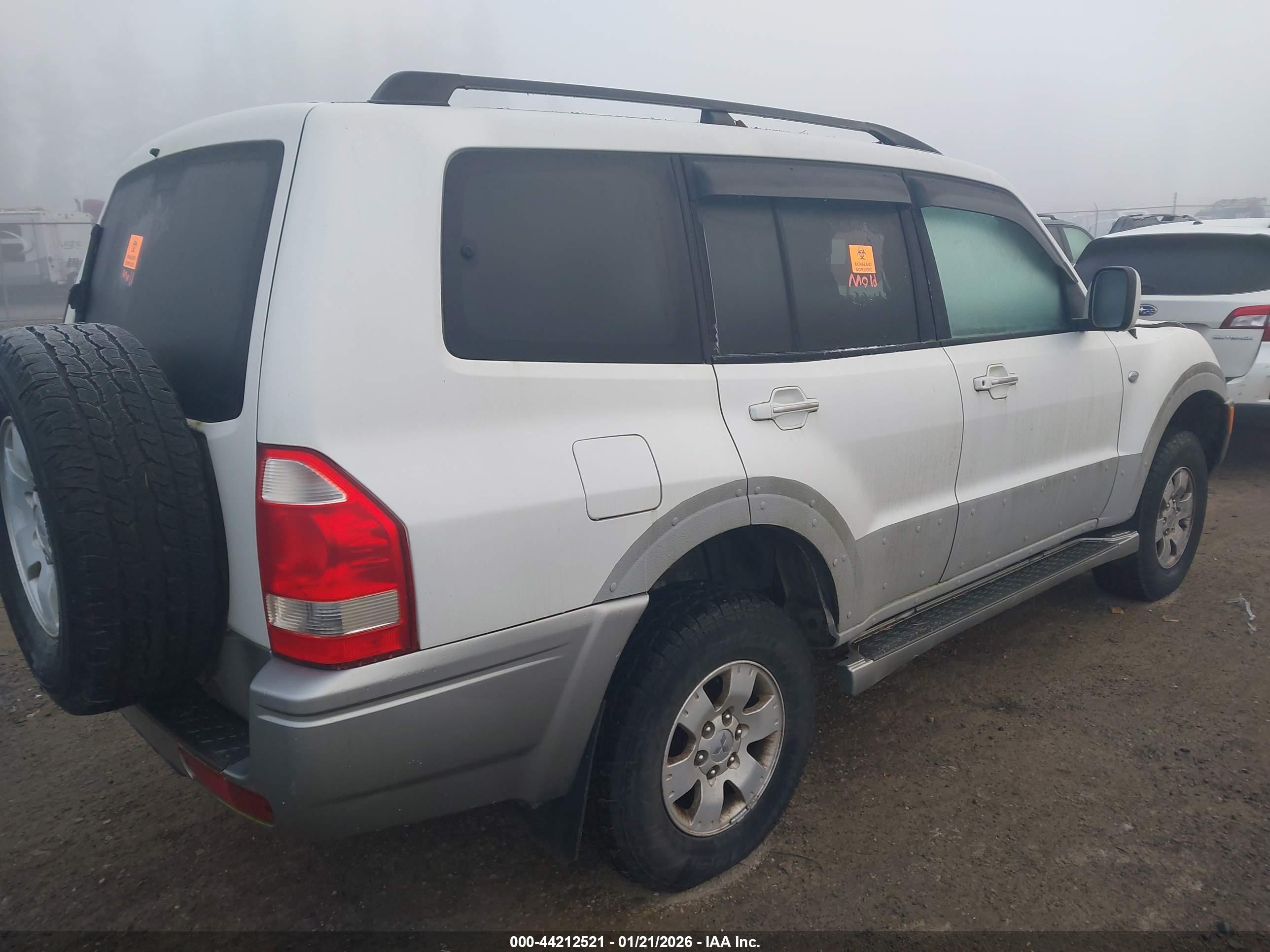 MITSUBISHI MONTERO image 4