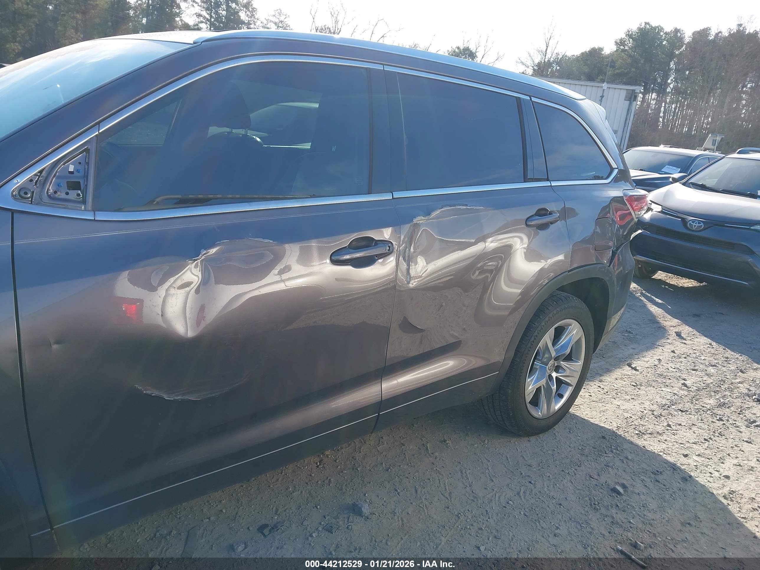TOYOTA HIGHLANDER image 6