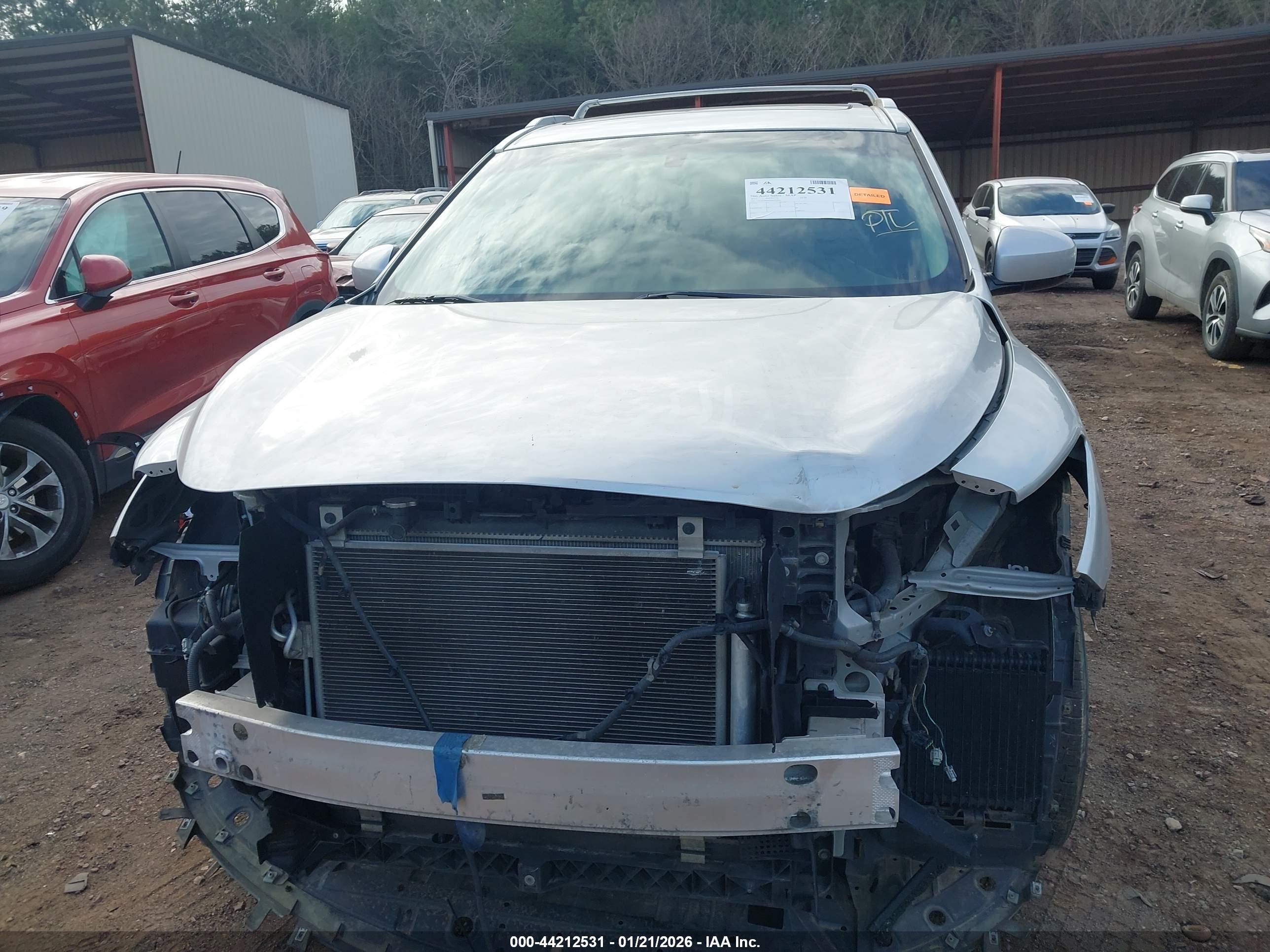 INFINITI JX35 image 6