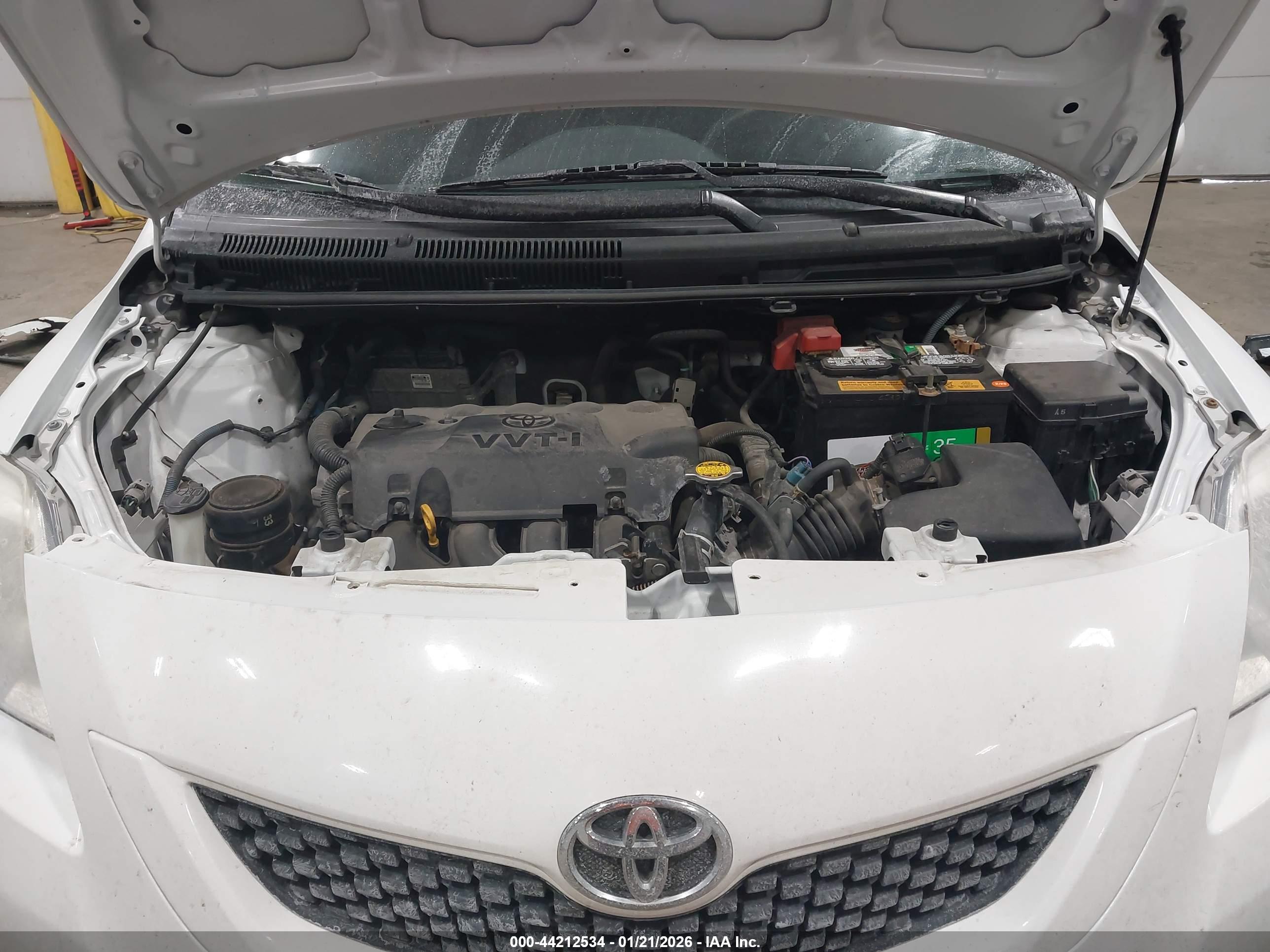 TOYOTA YARIS image 10