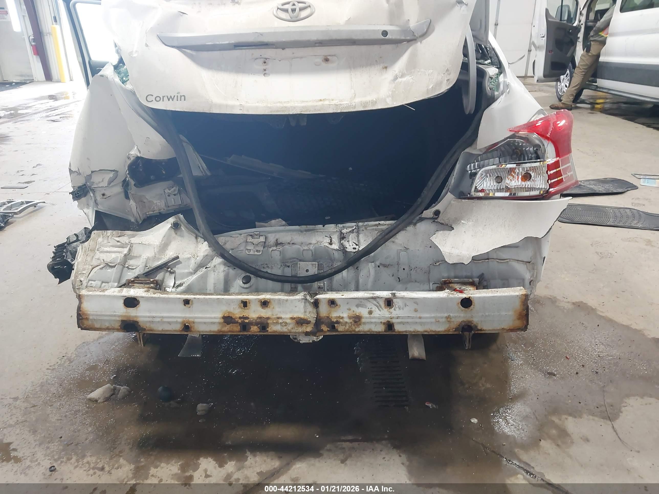 TOYOTA YARIS image 6