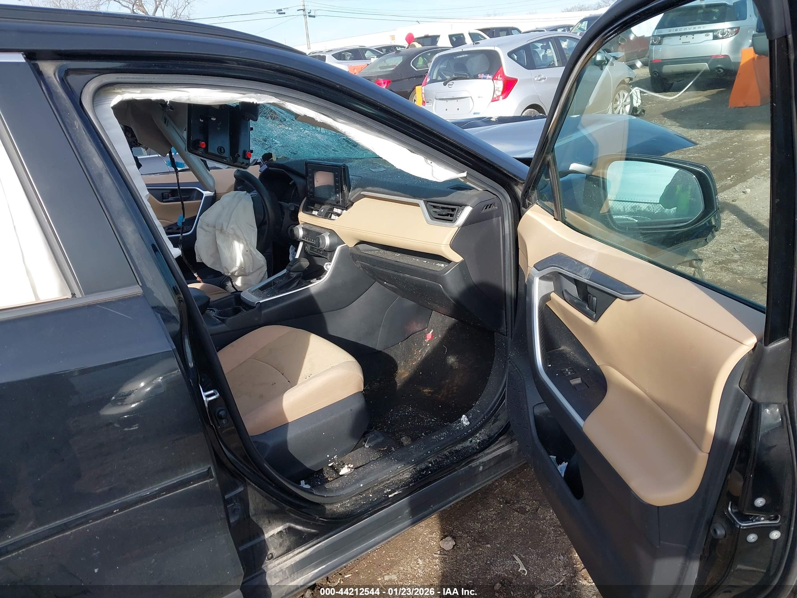 TOYOTA RAV4 image 5