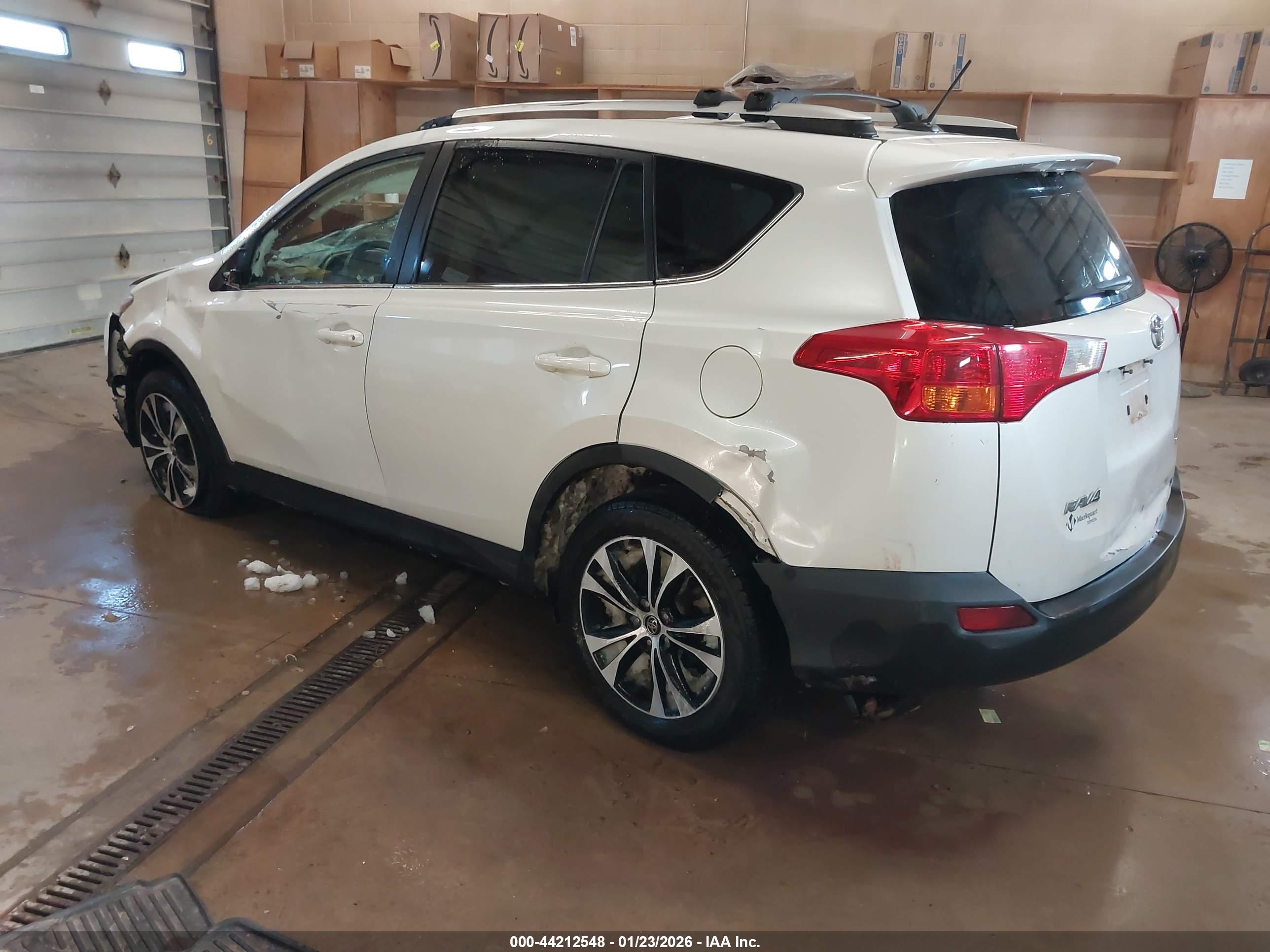 TOYOTA RAV4 image 3
