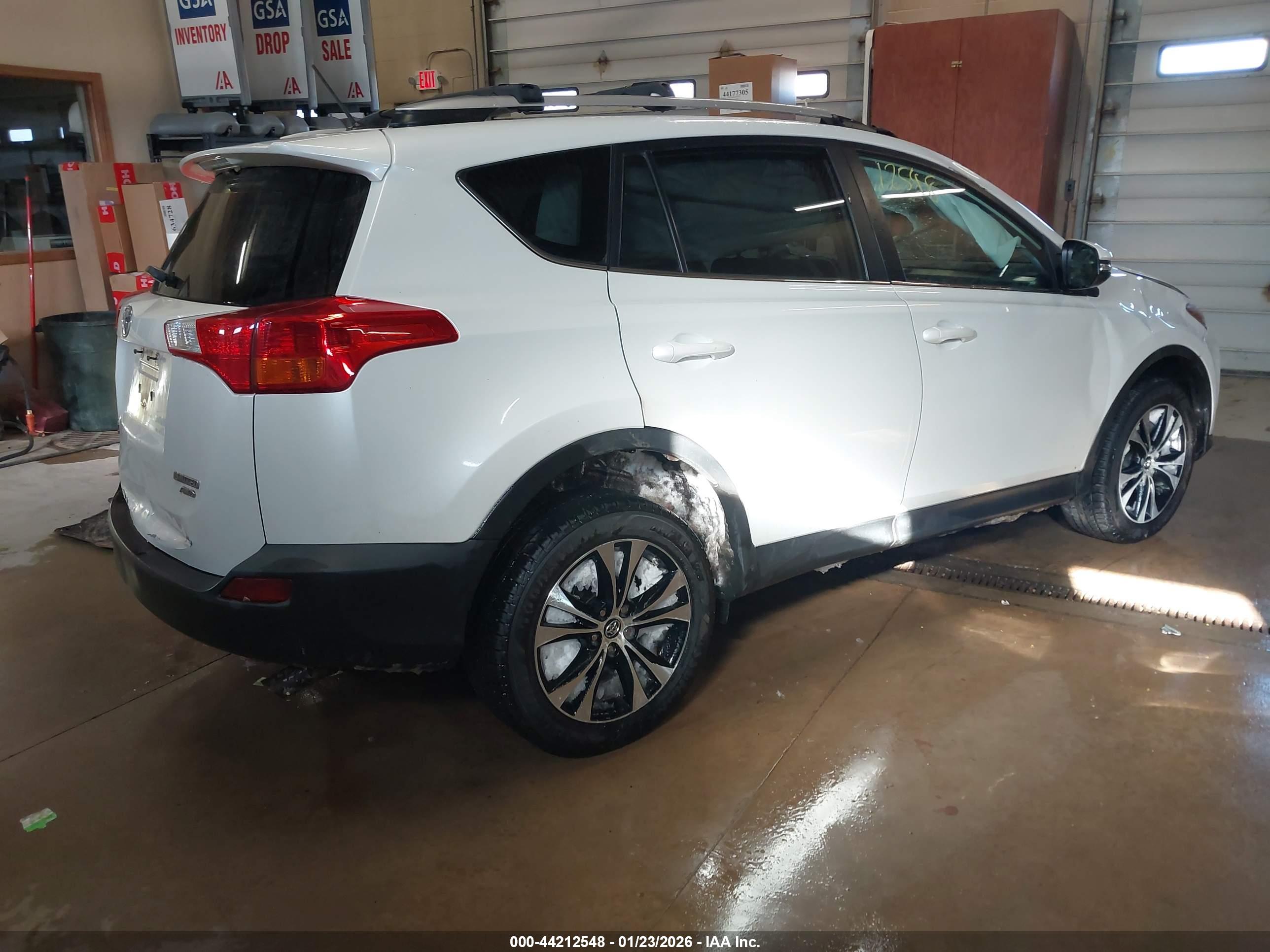 TOYOTA RAV4 image 4