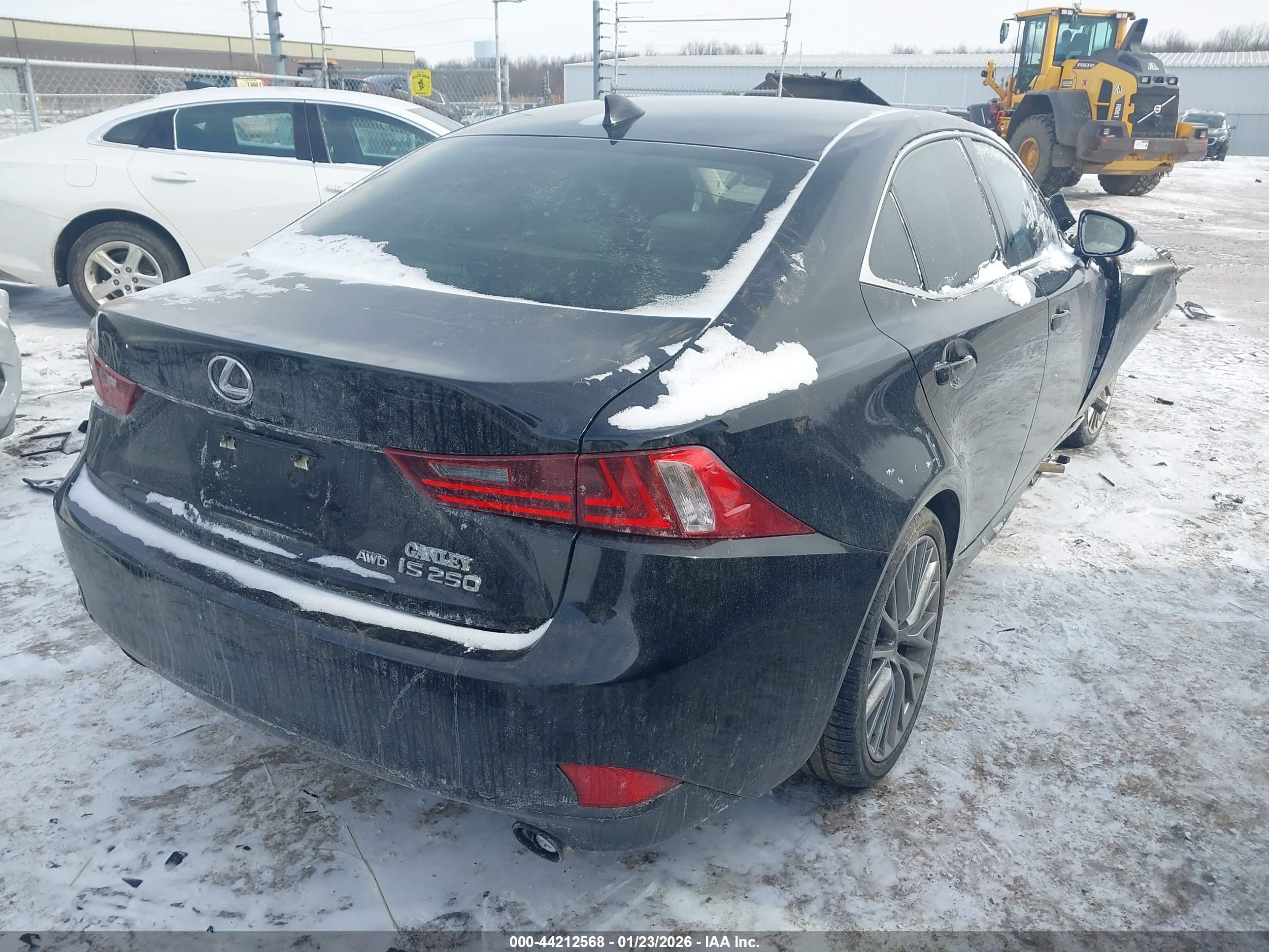 LEXUS IS image 4