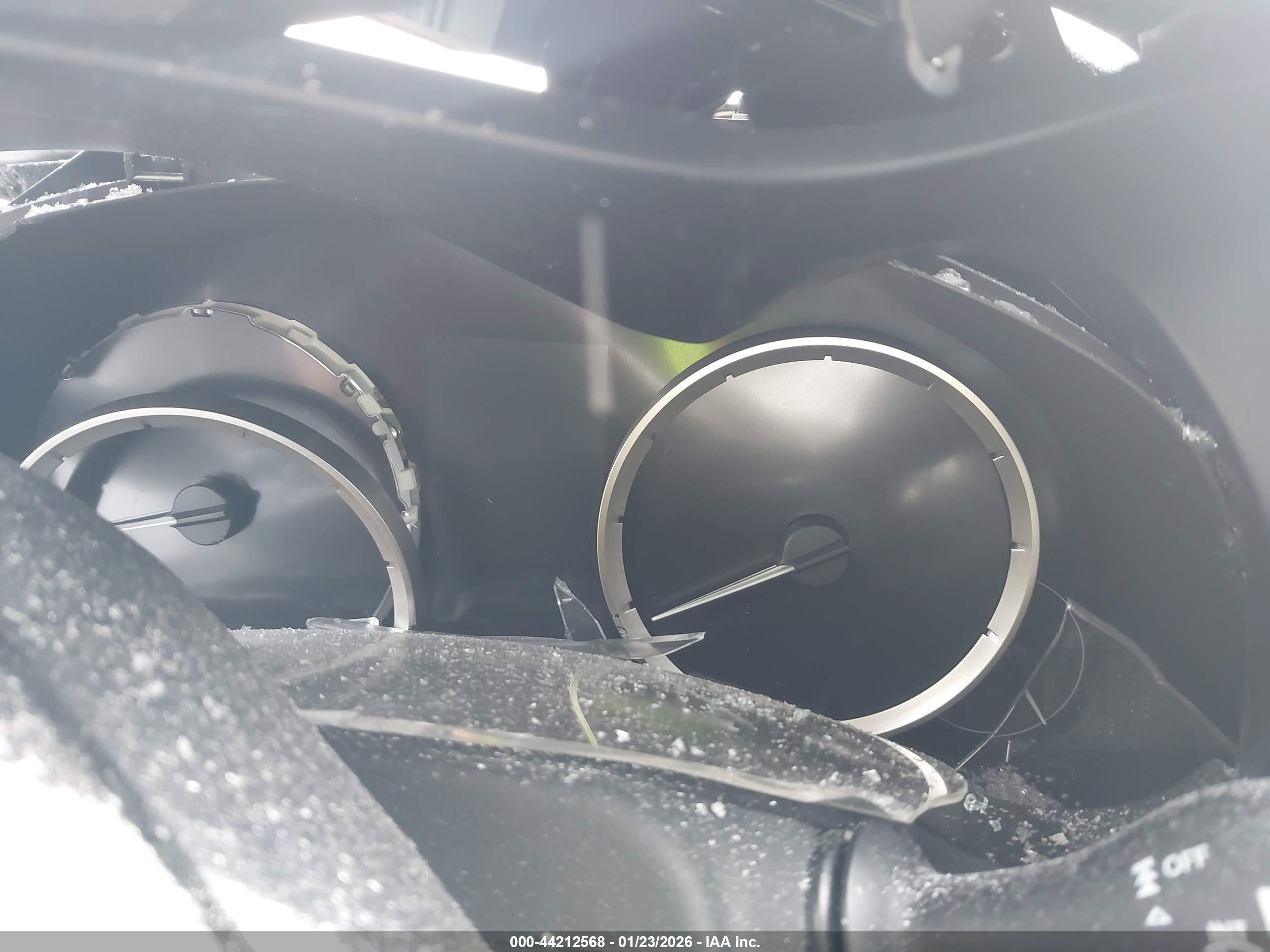 LEXUS IS image 7