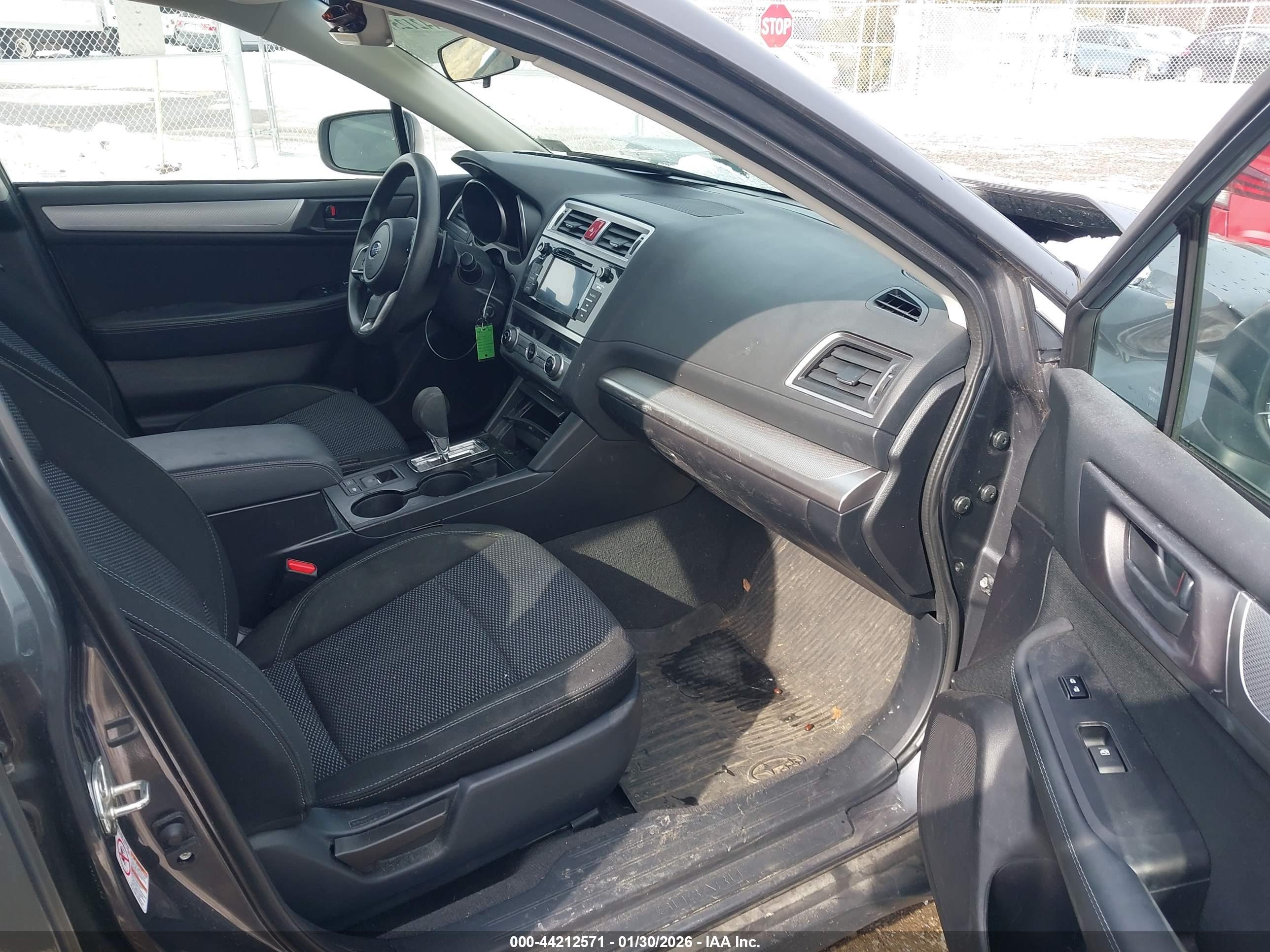 SUBARU OUTBACK image 5