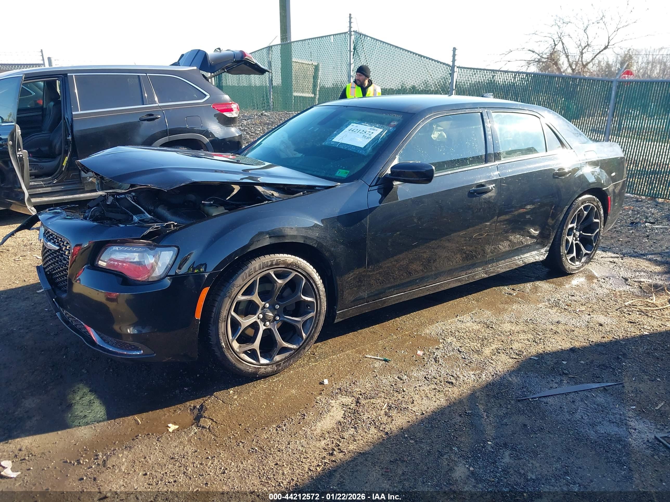 CHRYSLER 300 image 2