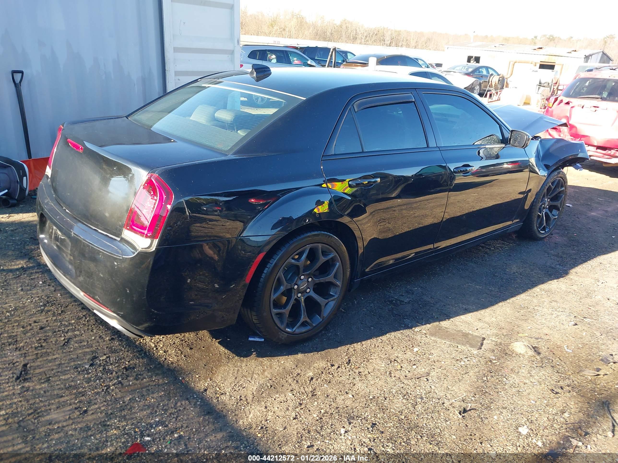 CHRYSLER 300 image 4