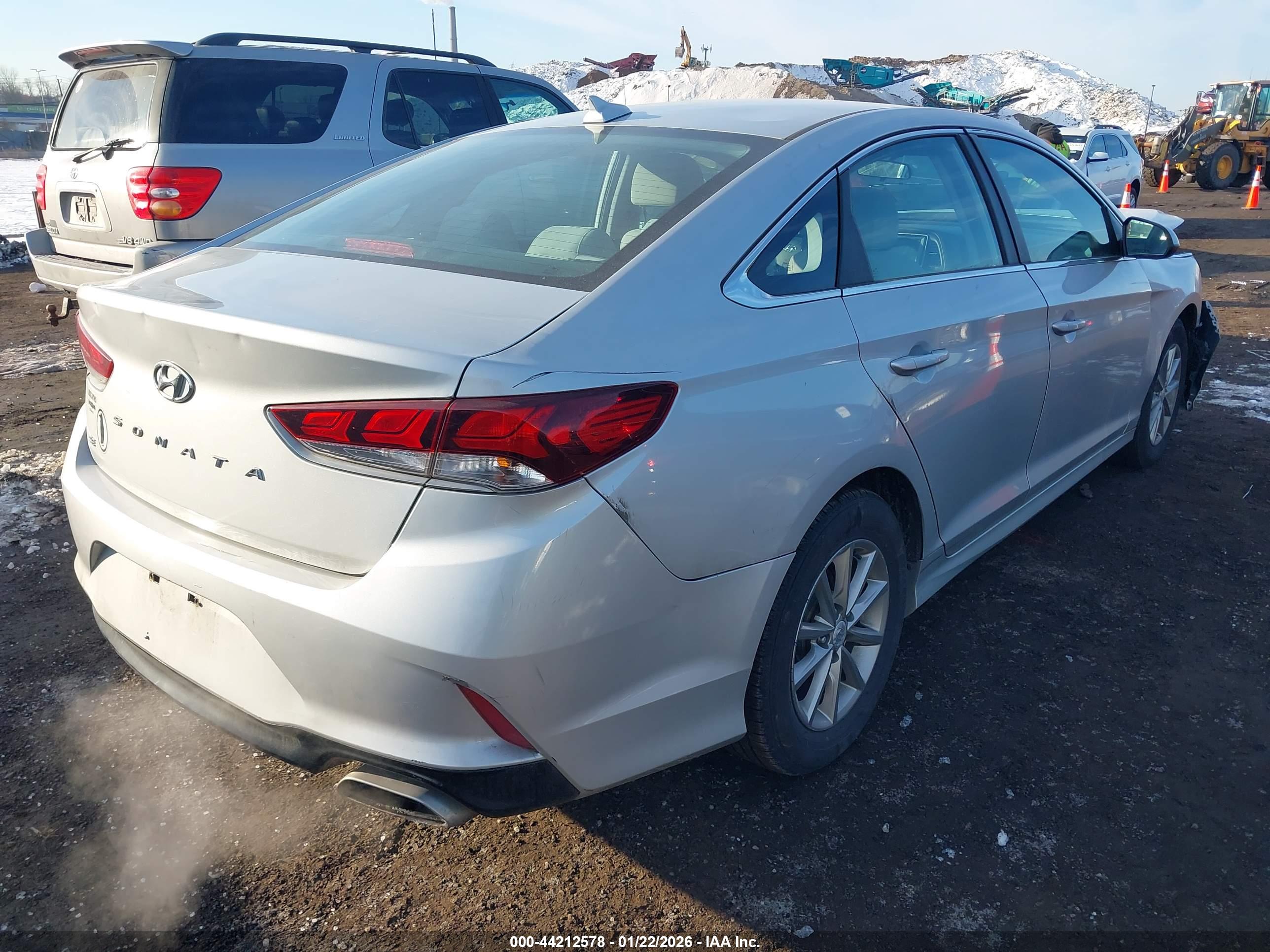 HYUNDAI SONATA image 4