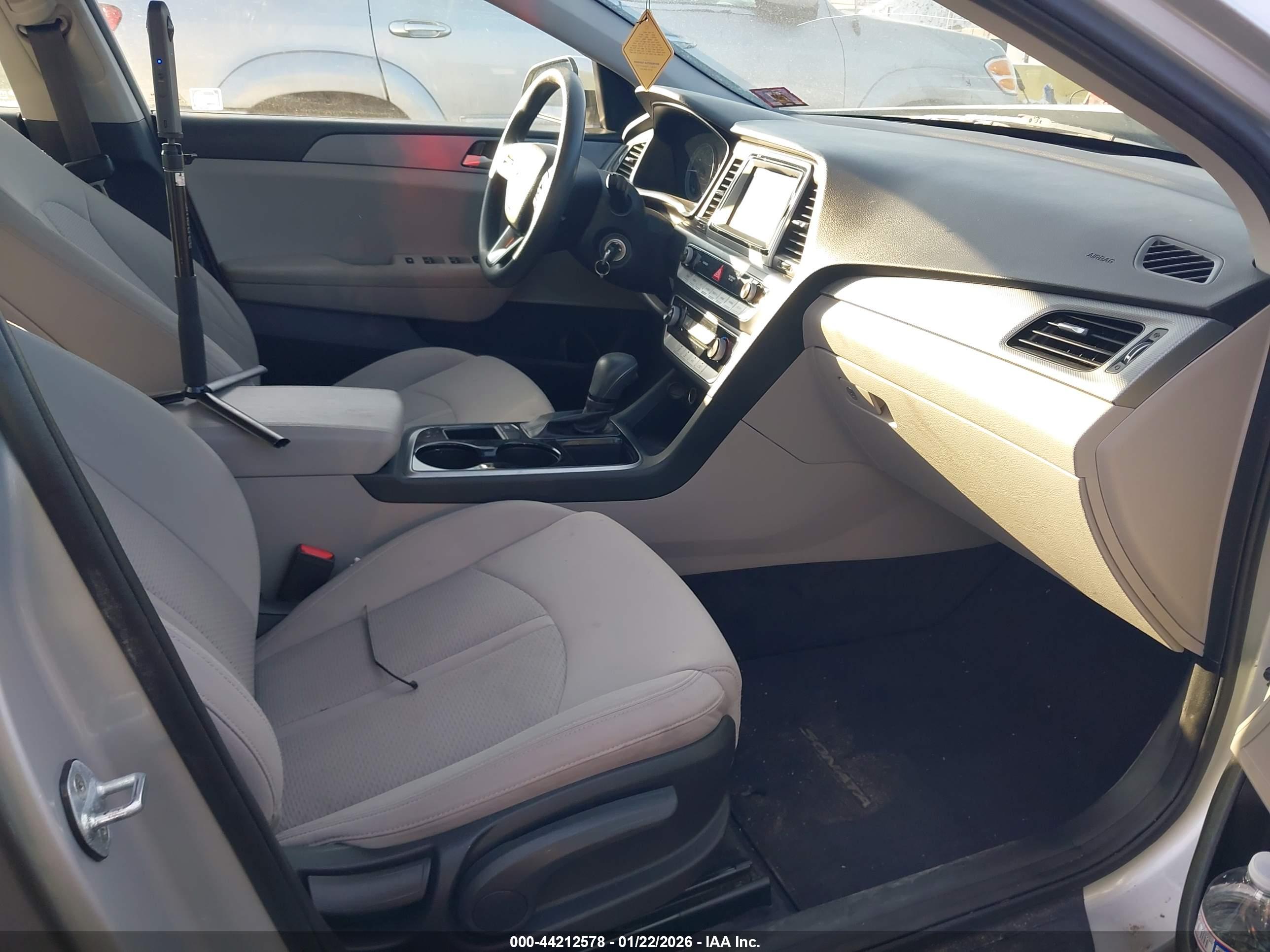 HYUNDAI SONATA image 5