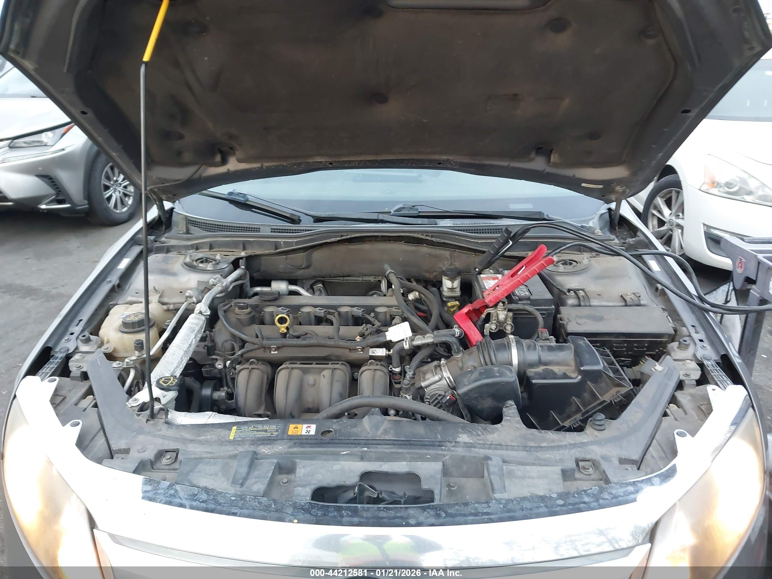 FORD FUSION image 10