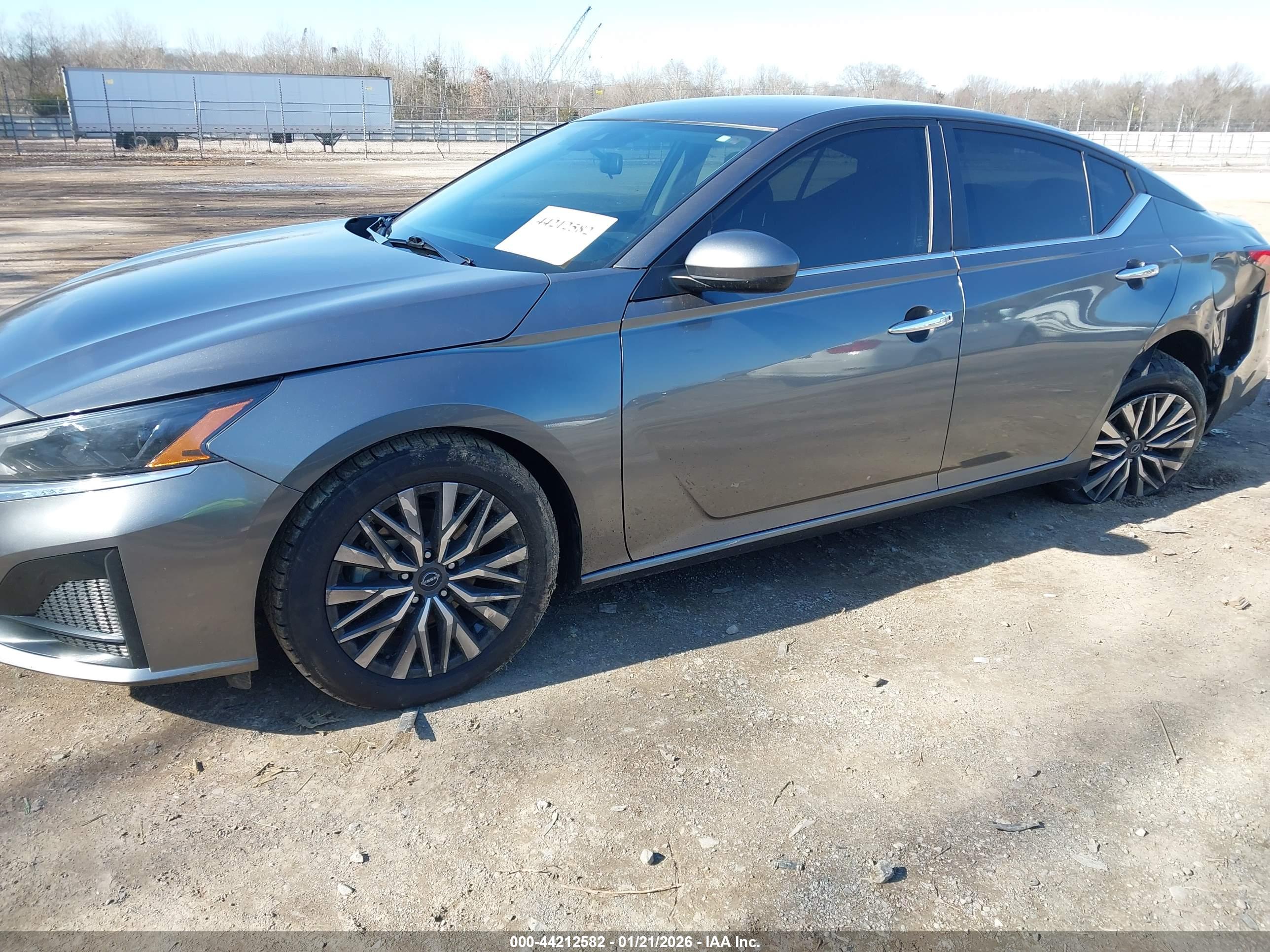 NISSAN ALTIMA image 2