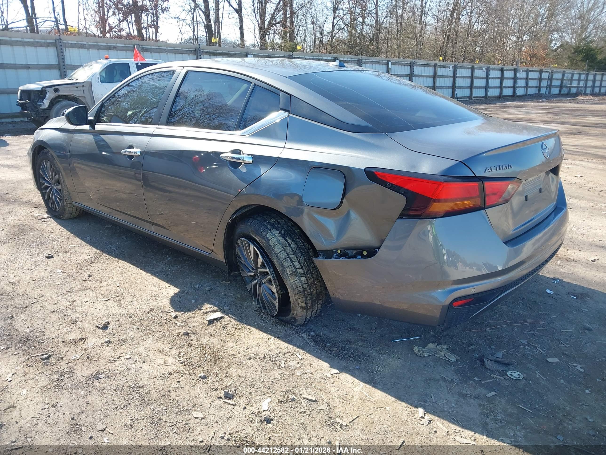NISSAN ALTIMA image 3