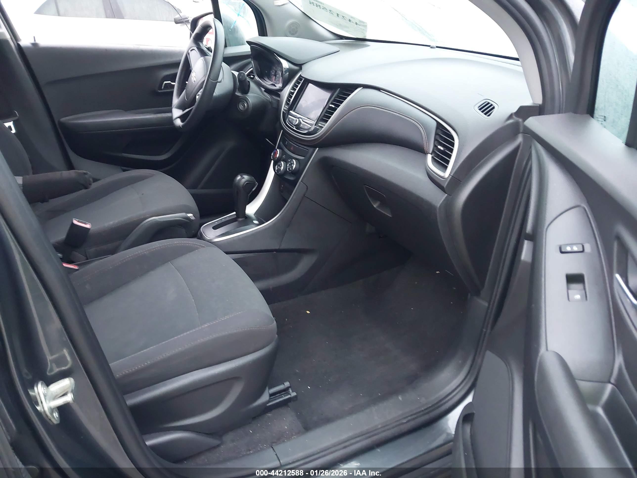 CHEVROLET TRAX image 5