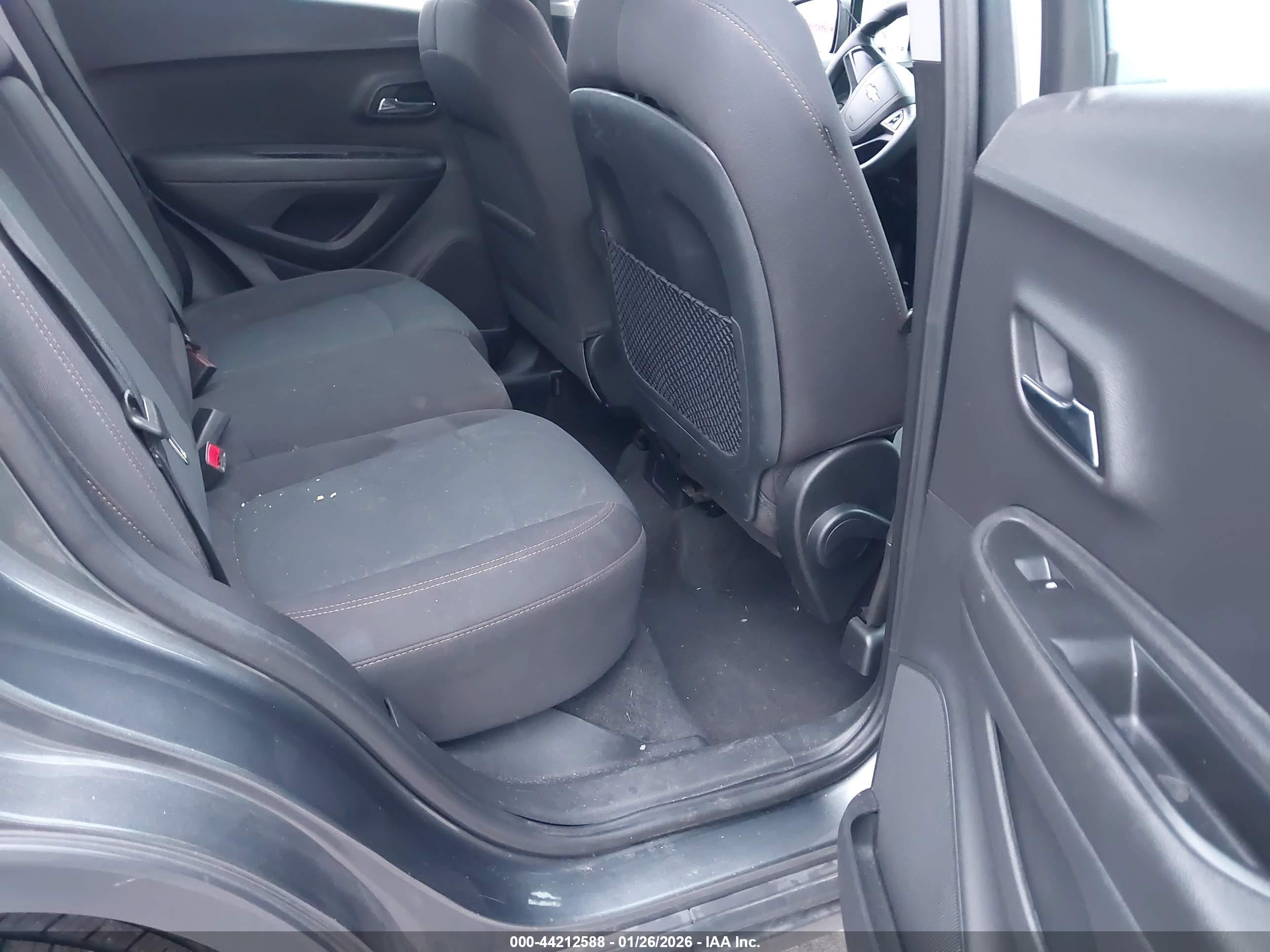CHEVROLET TRAX image 8