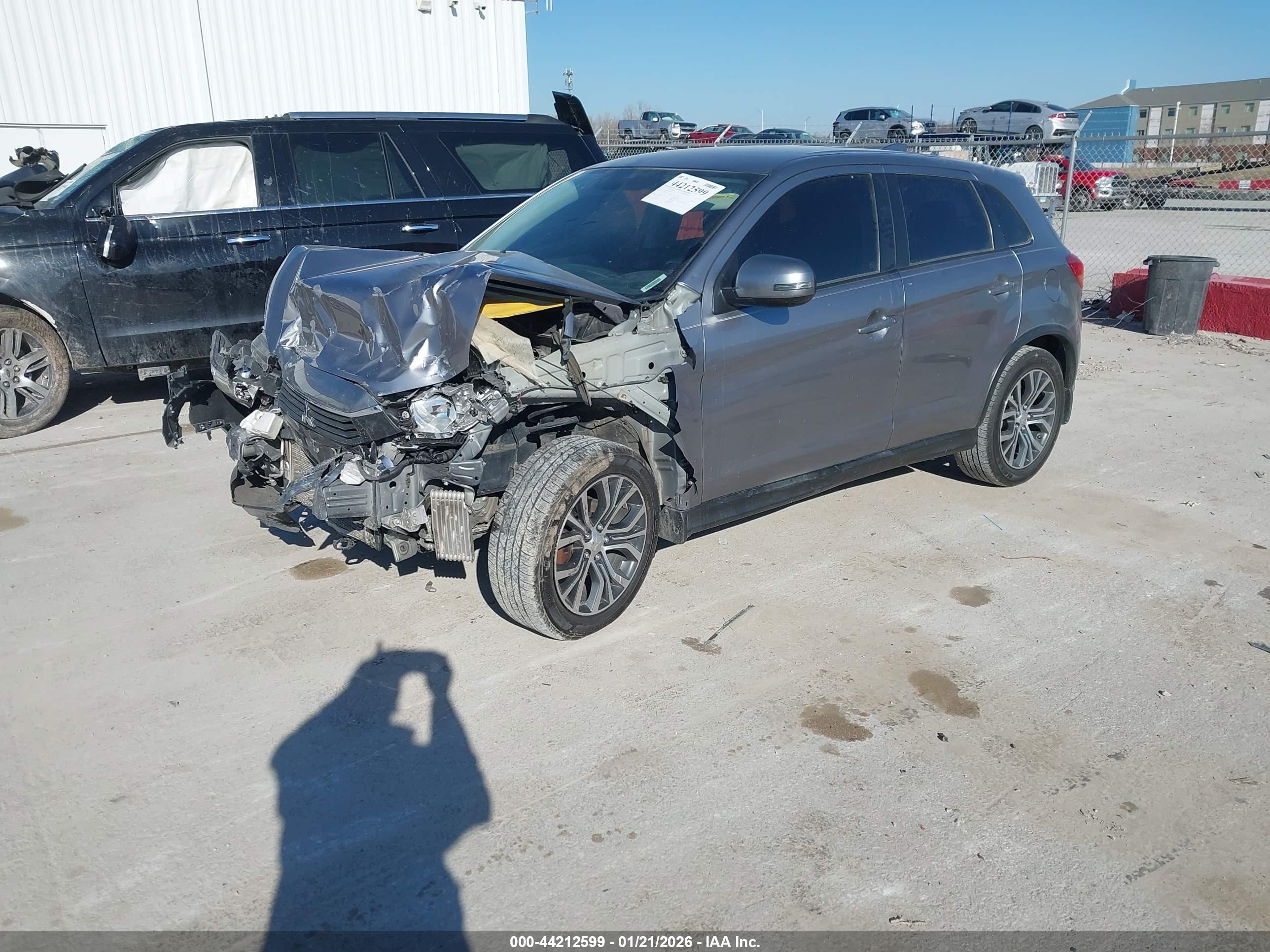 MITSUBISHI OUTLANDER image 2