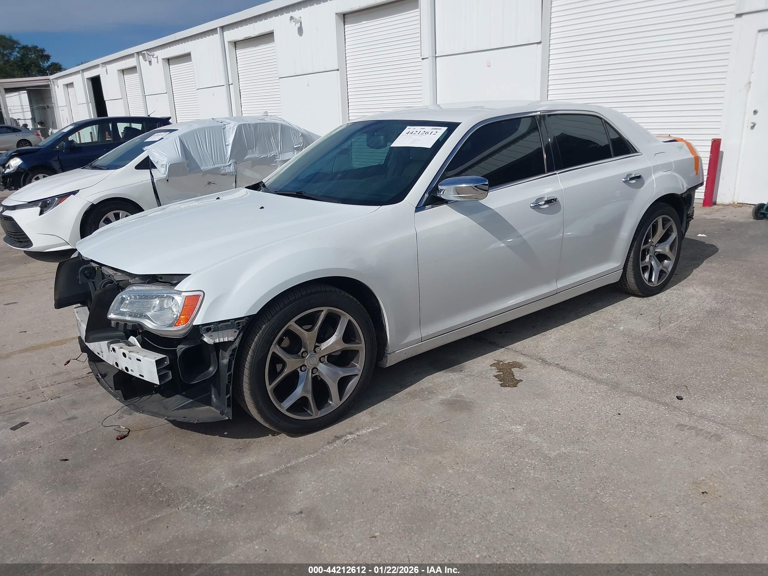 CHRYSLER 300 image 2