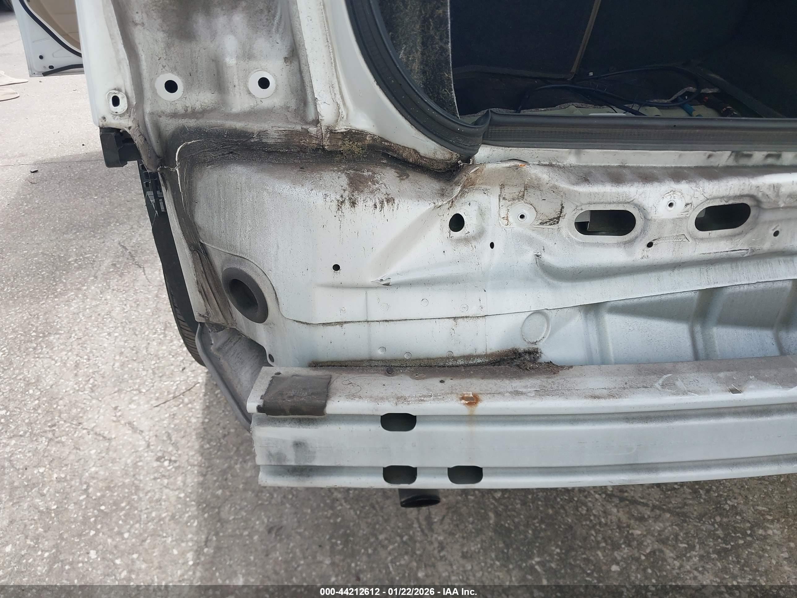 CHRYSLER 300 image 6