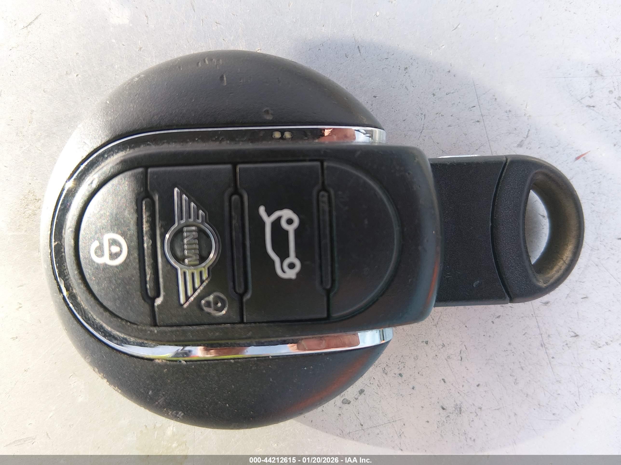 MINI COUNTRYMAN image 11