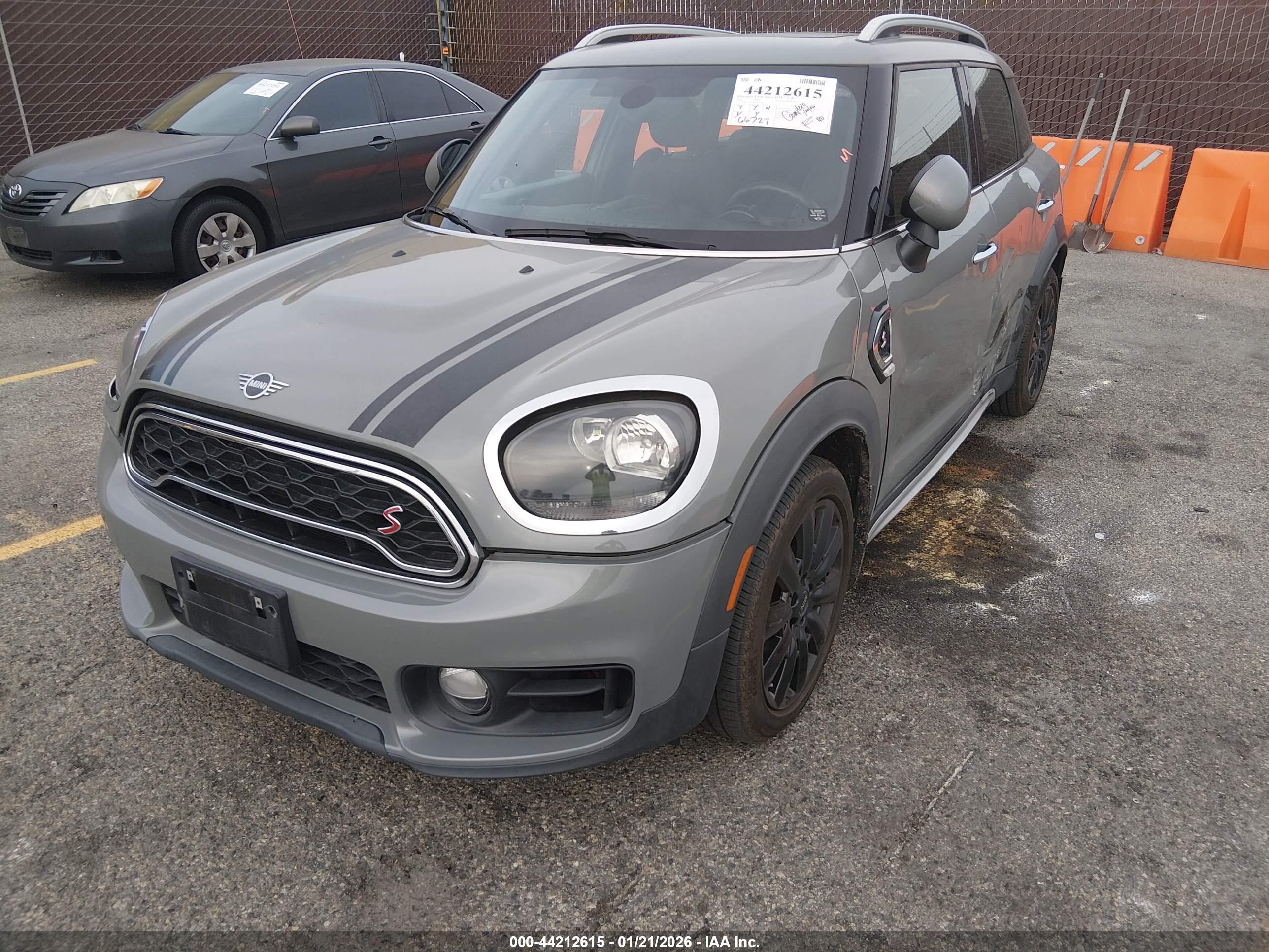 MINI COUNTRYMAN image 2