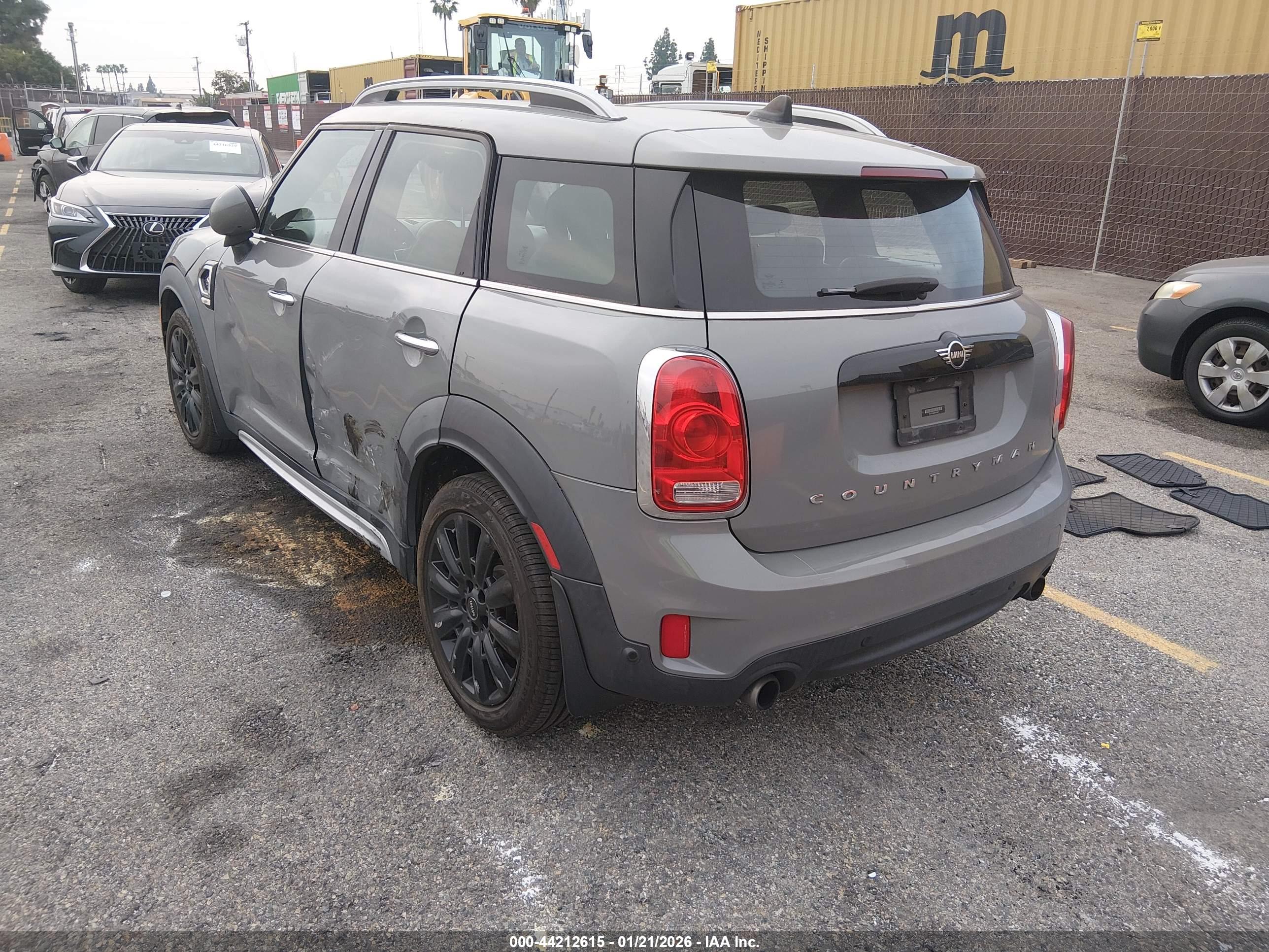 MINI COUNTRYMAN image 3