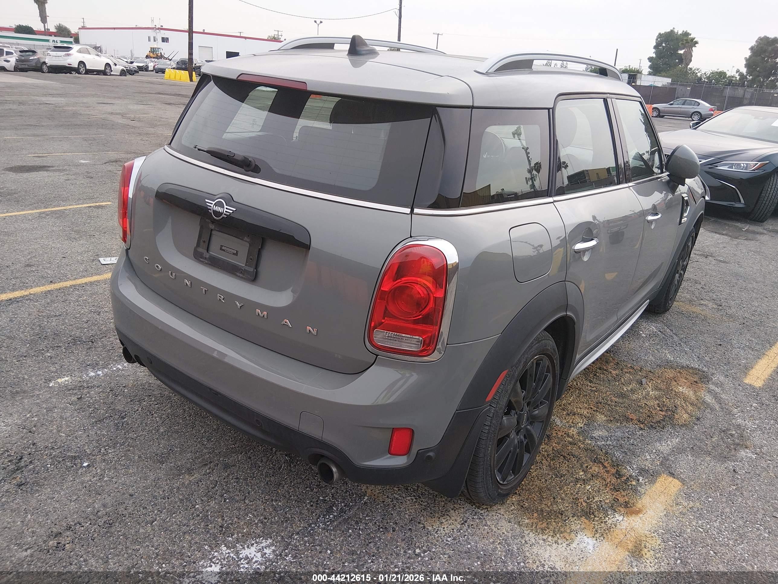 MINI COUNTRYMAN image 4