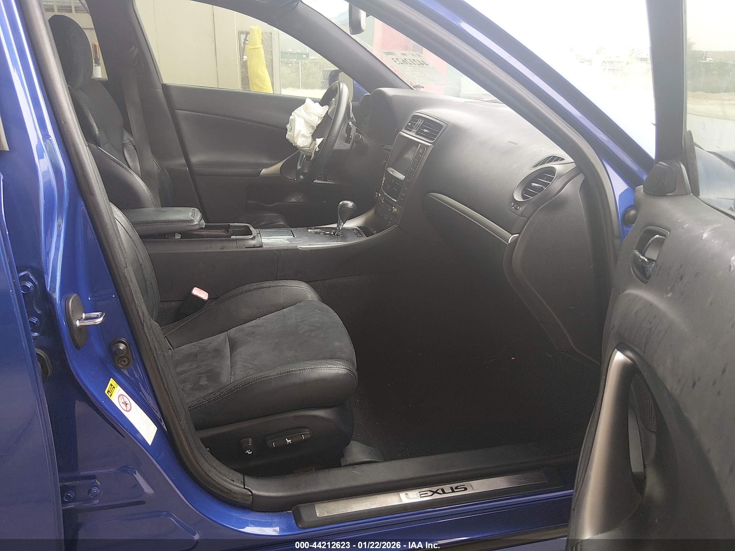 LEXUS IS image 5