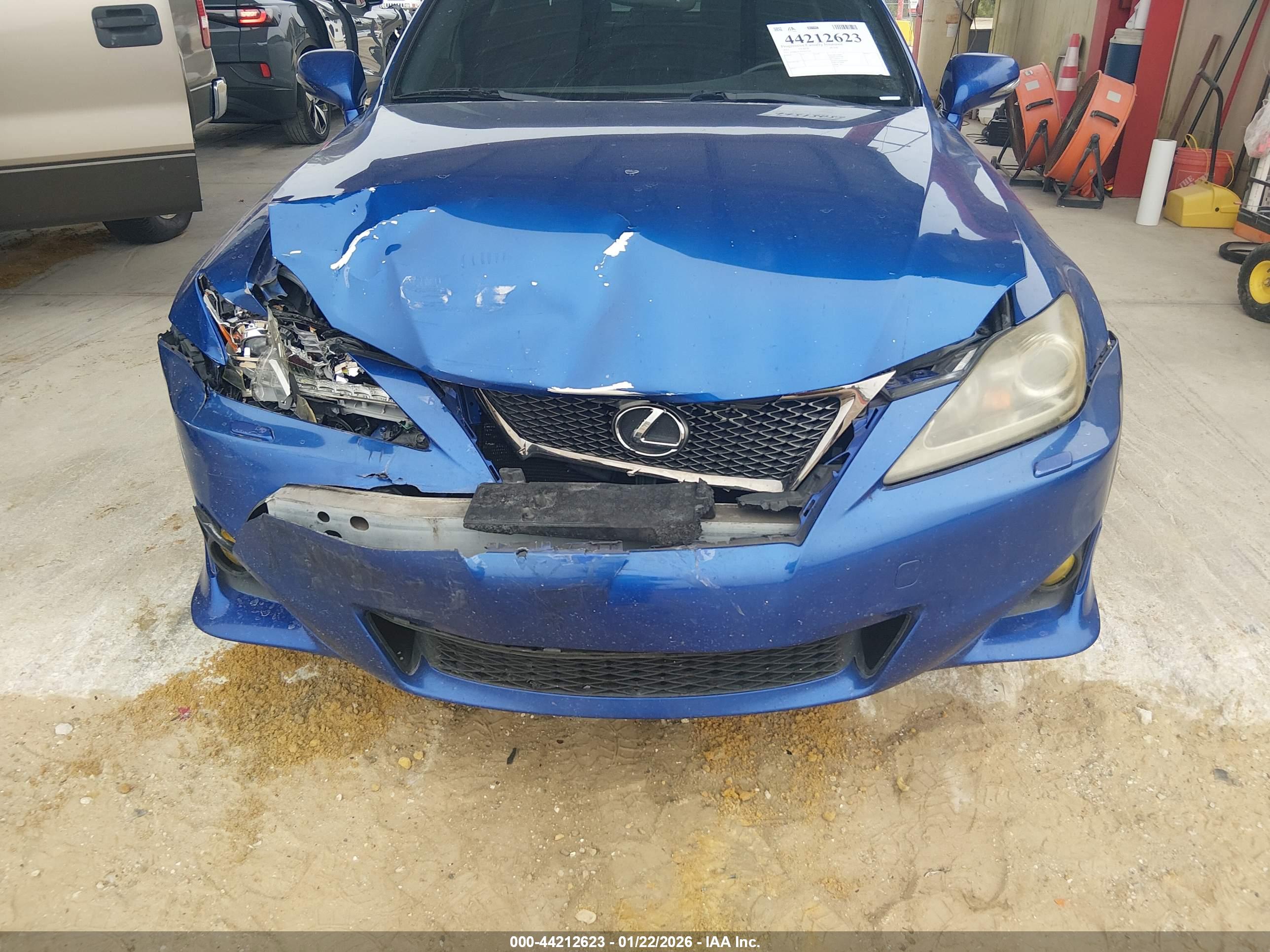 LEXUS IS image 6