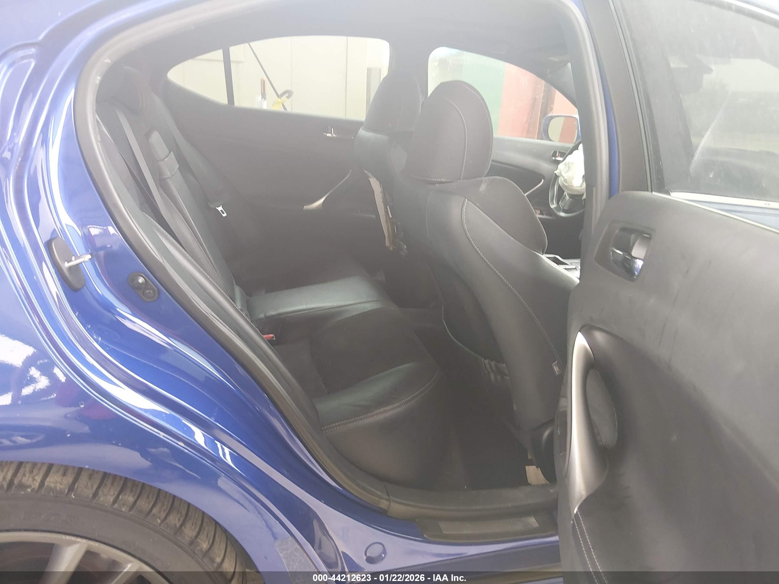 LEXUS IS image 8