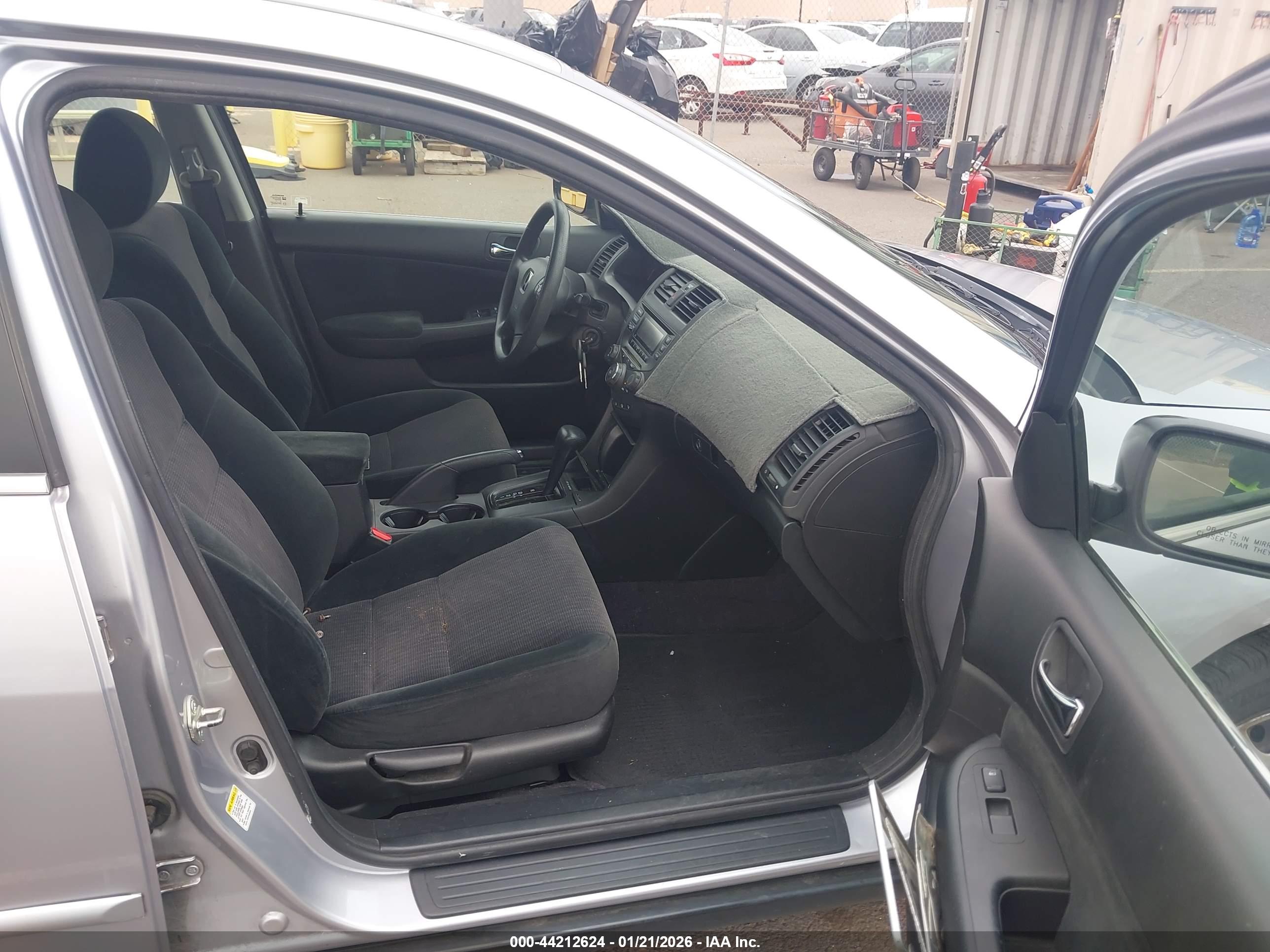 HONDA ACCORD image 5