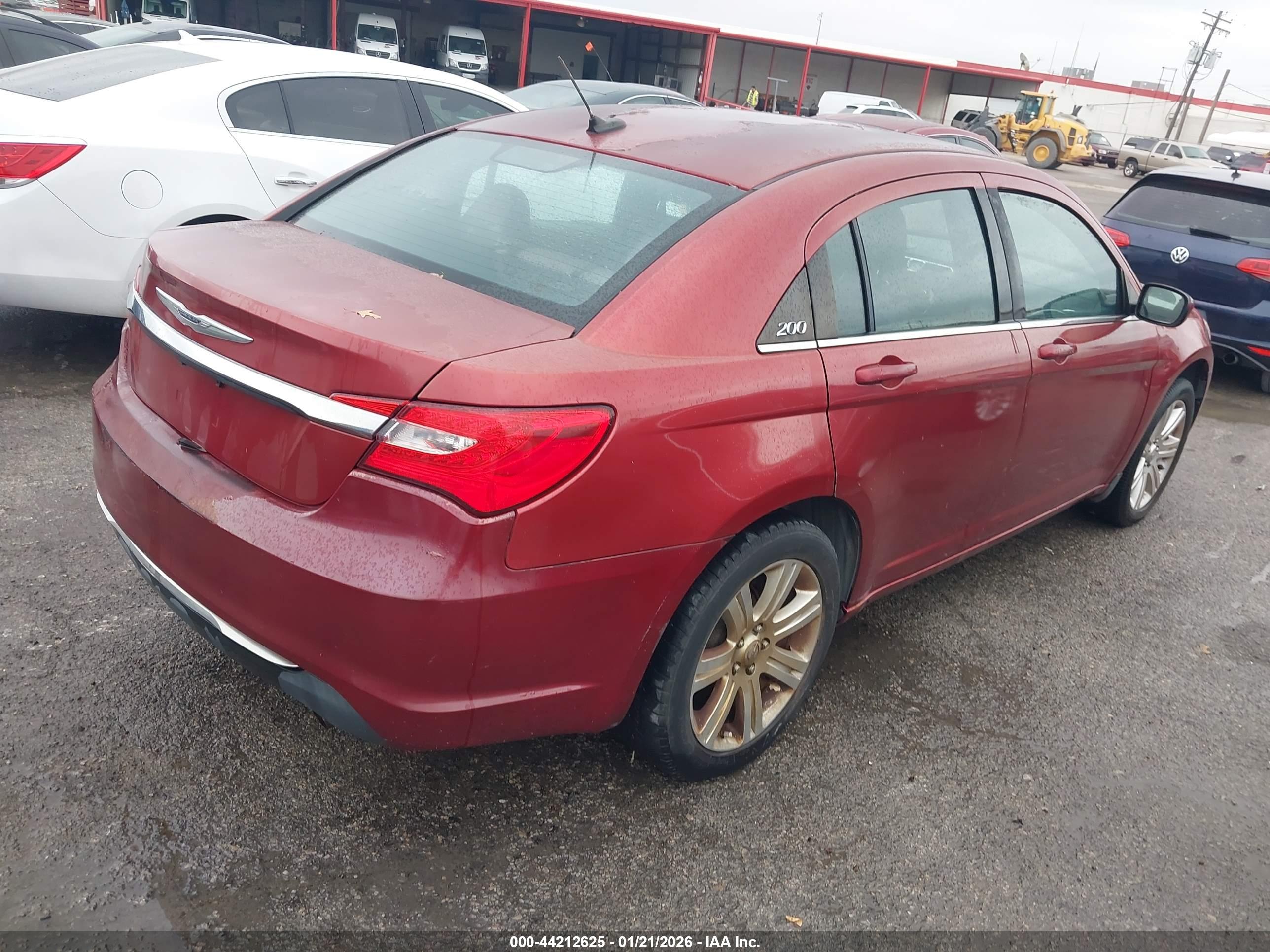 CHRYSLER 200 image 4