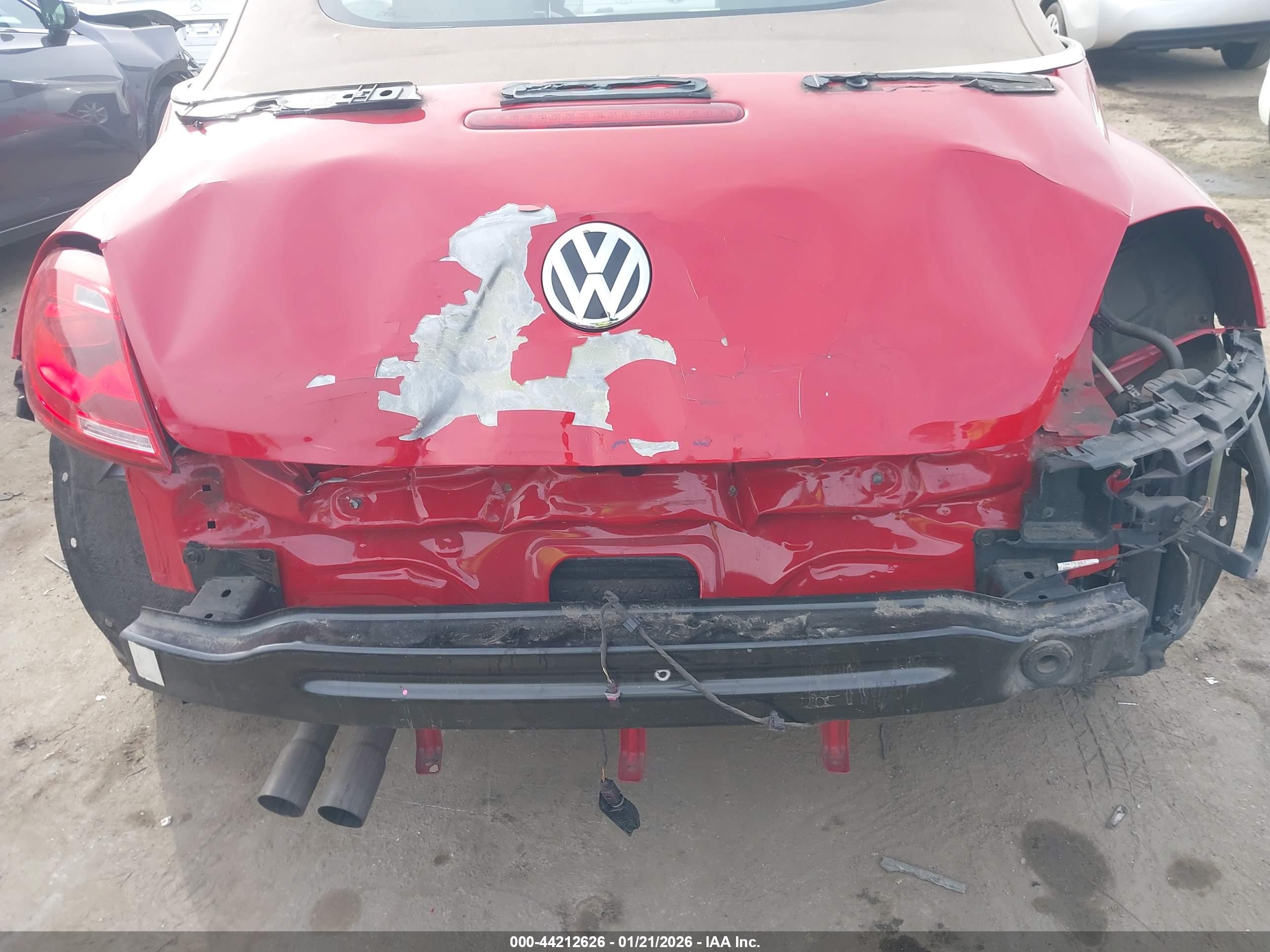 VOLKSWAGEN BEETLE image 6