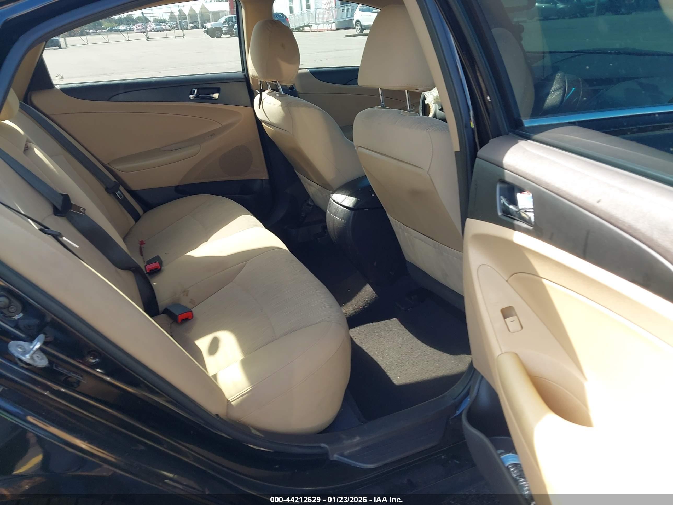 HYUNDAI SONATA image 8