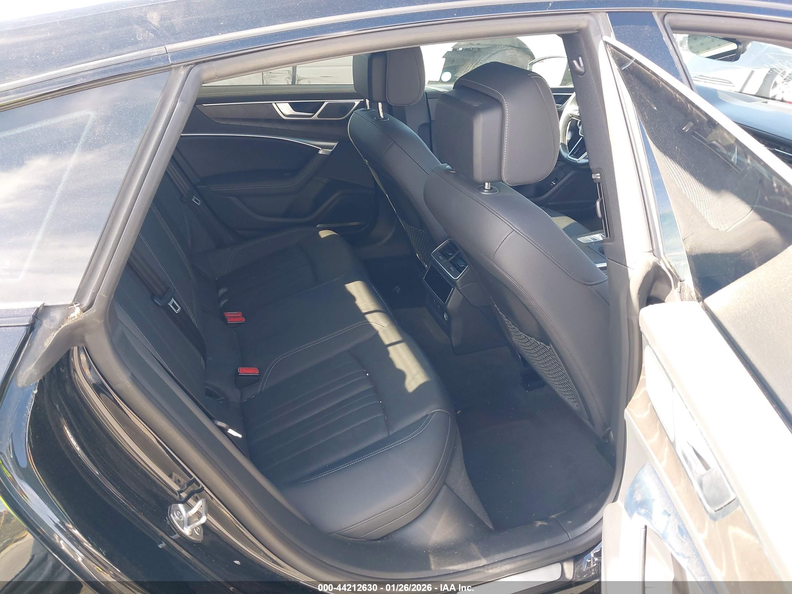 AUDI A7 image 8