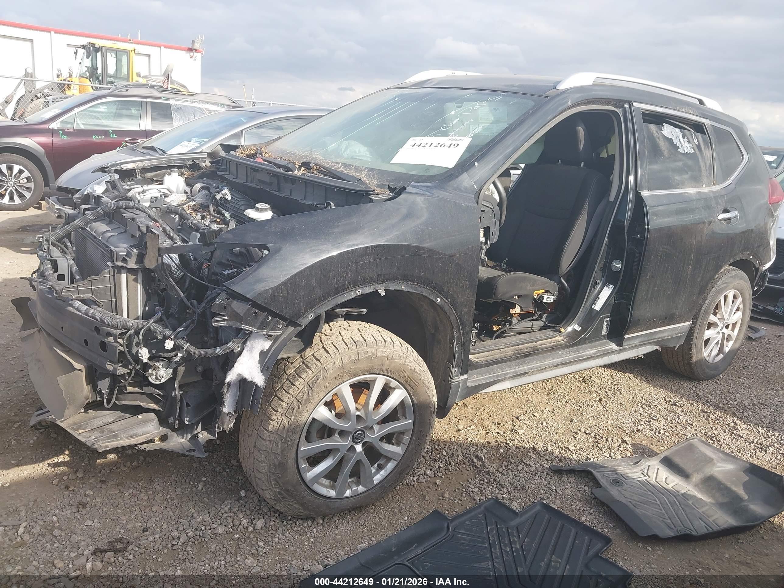 NISSAN ROGUE image 2