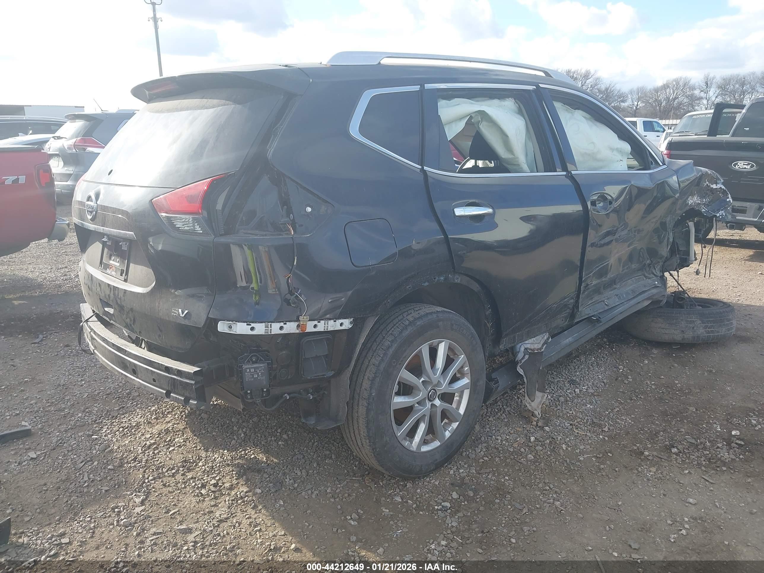 NISSAN ROGUE image 4