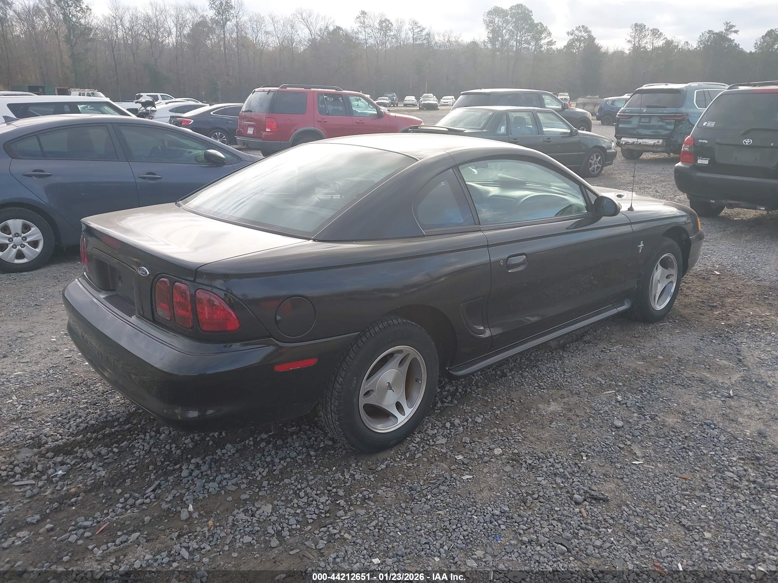 FORD MUSTANG image 4