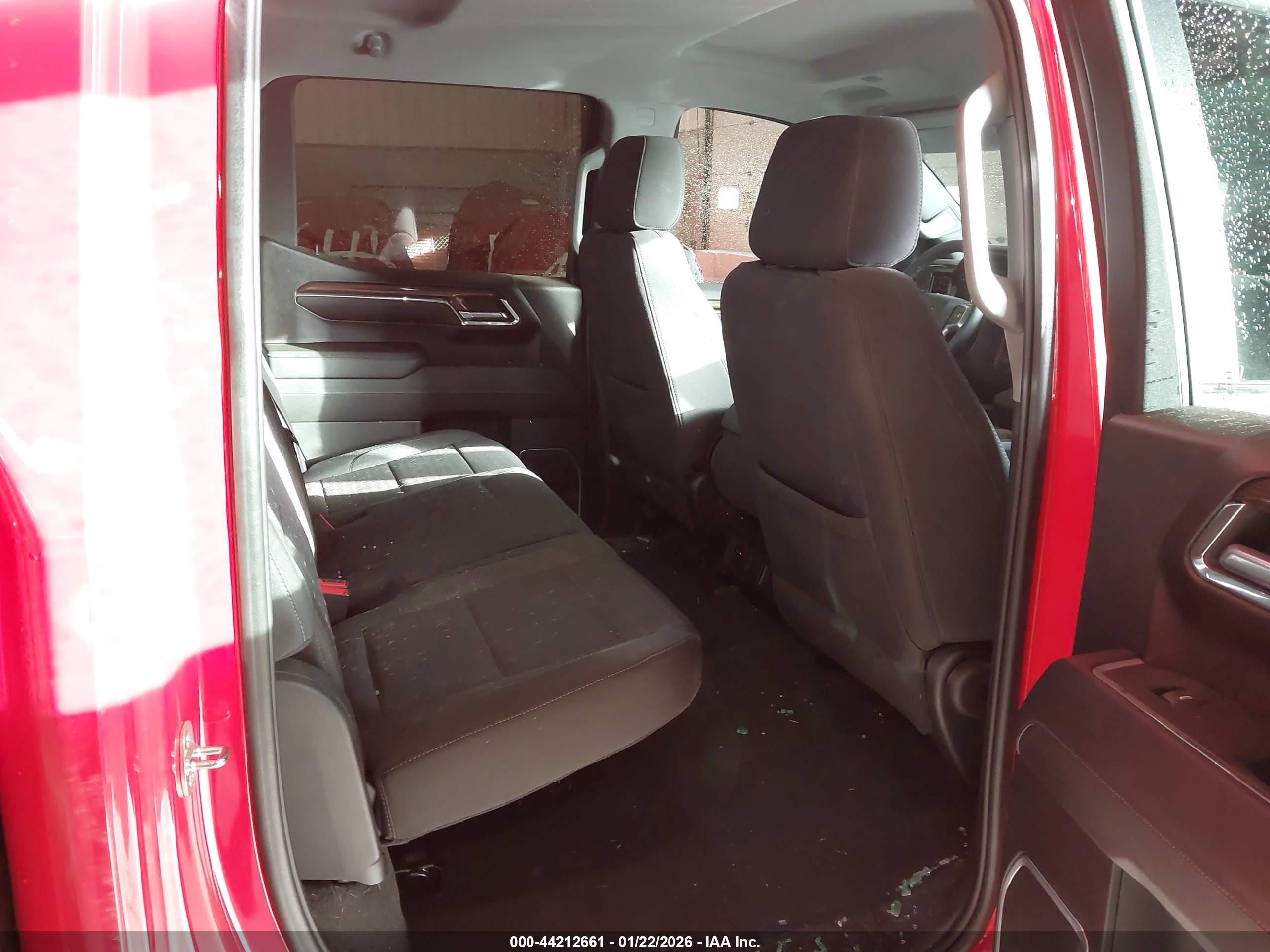 CHEVROLET SILVERADO image 8