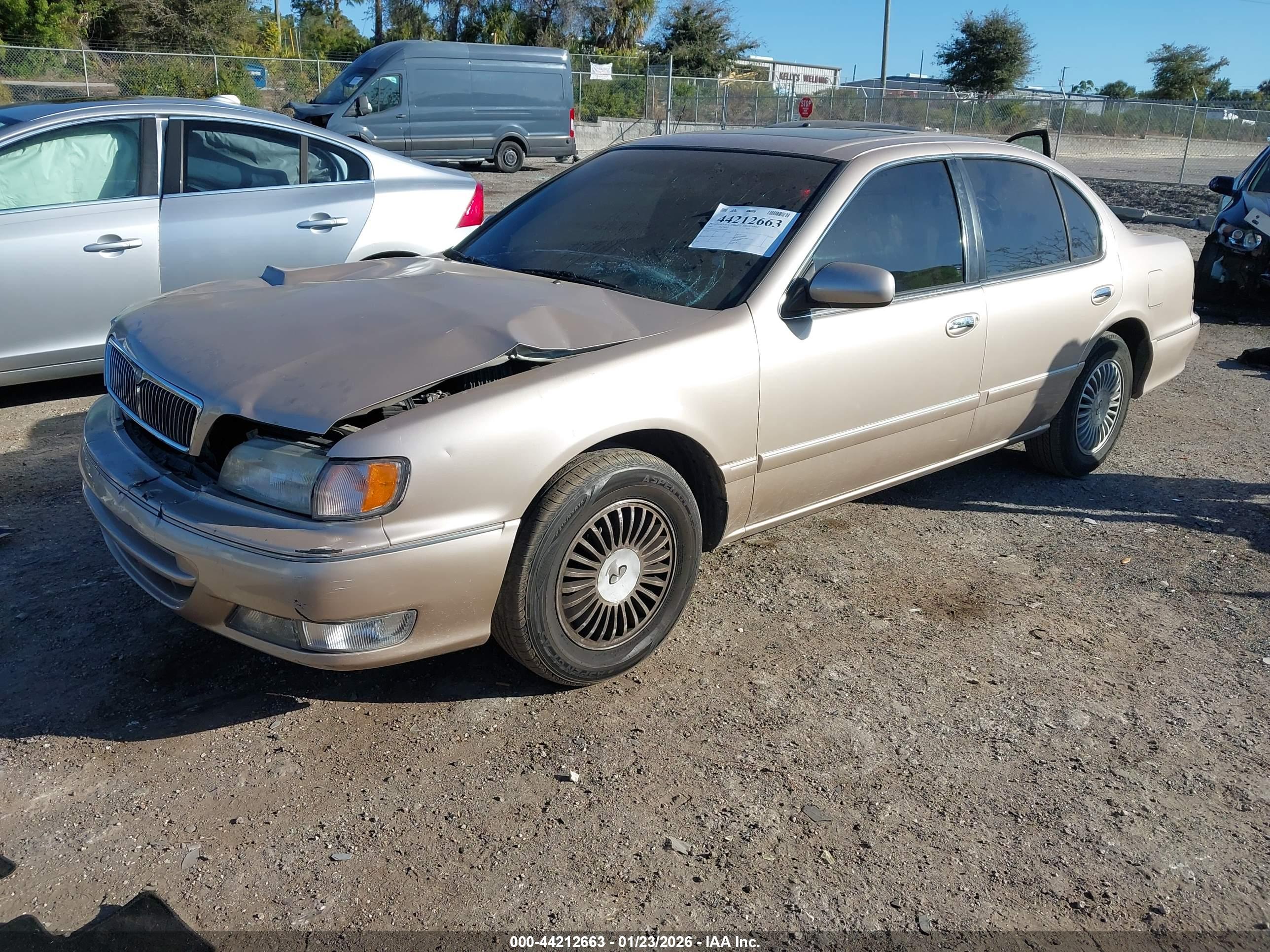 INFINITI I30 image 2
