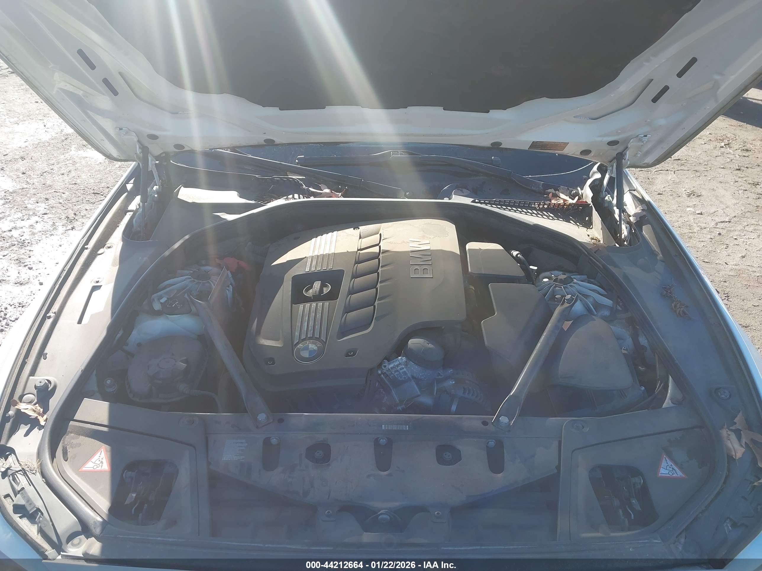 BMW 528I image 10