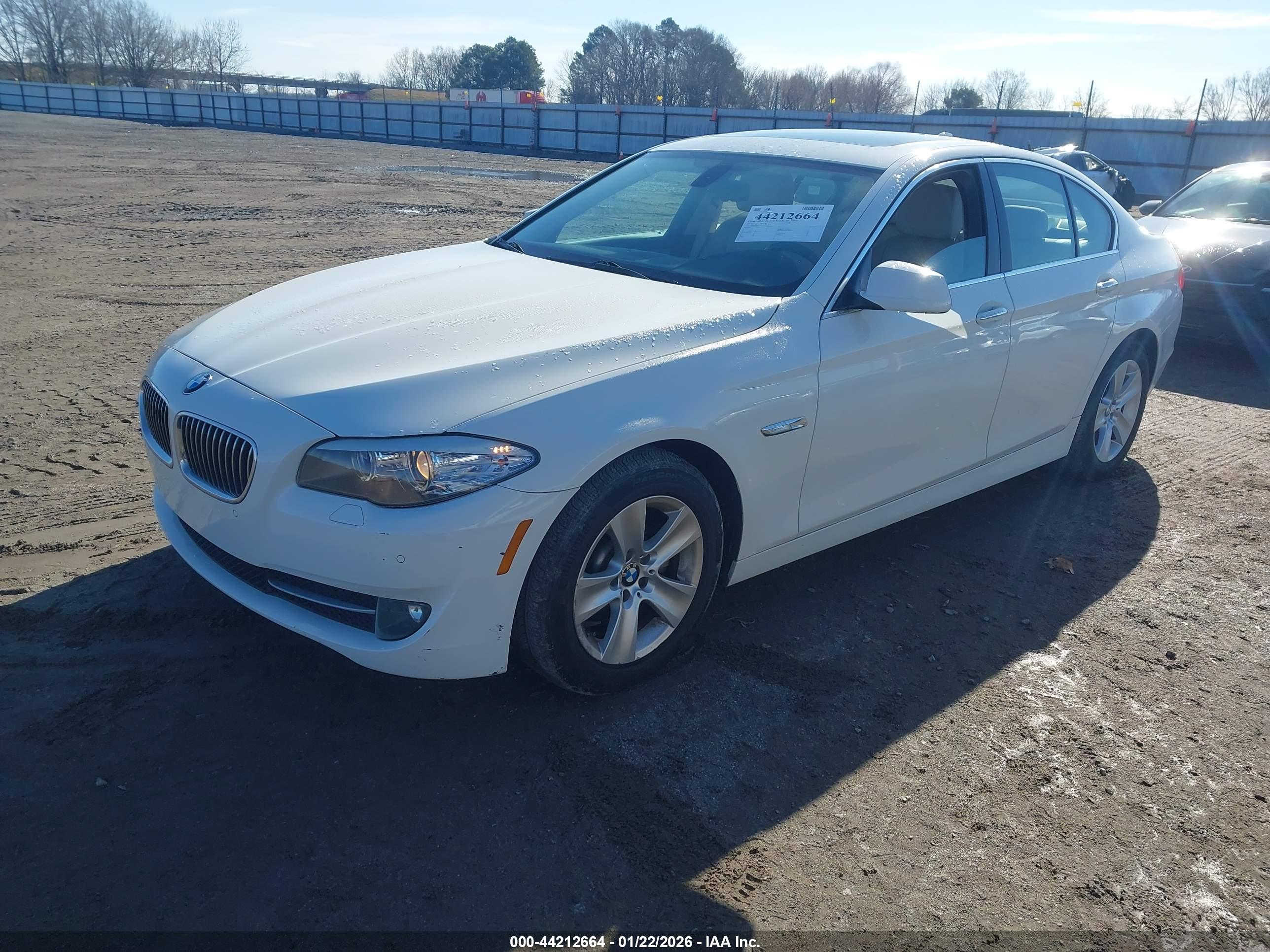 BMW 528I image 2