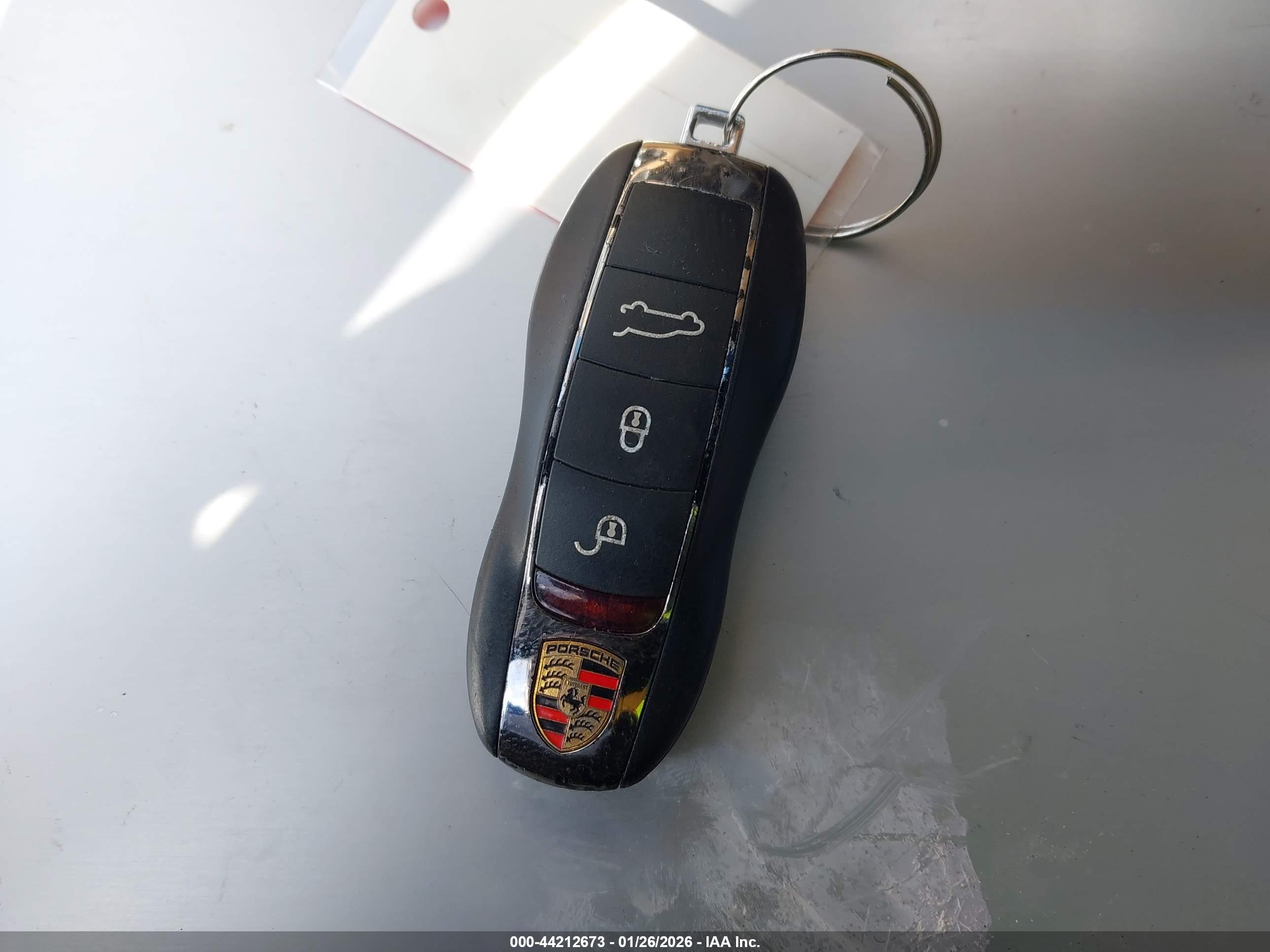 PORSCHE MACAN image 11